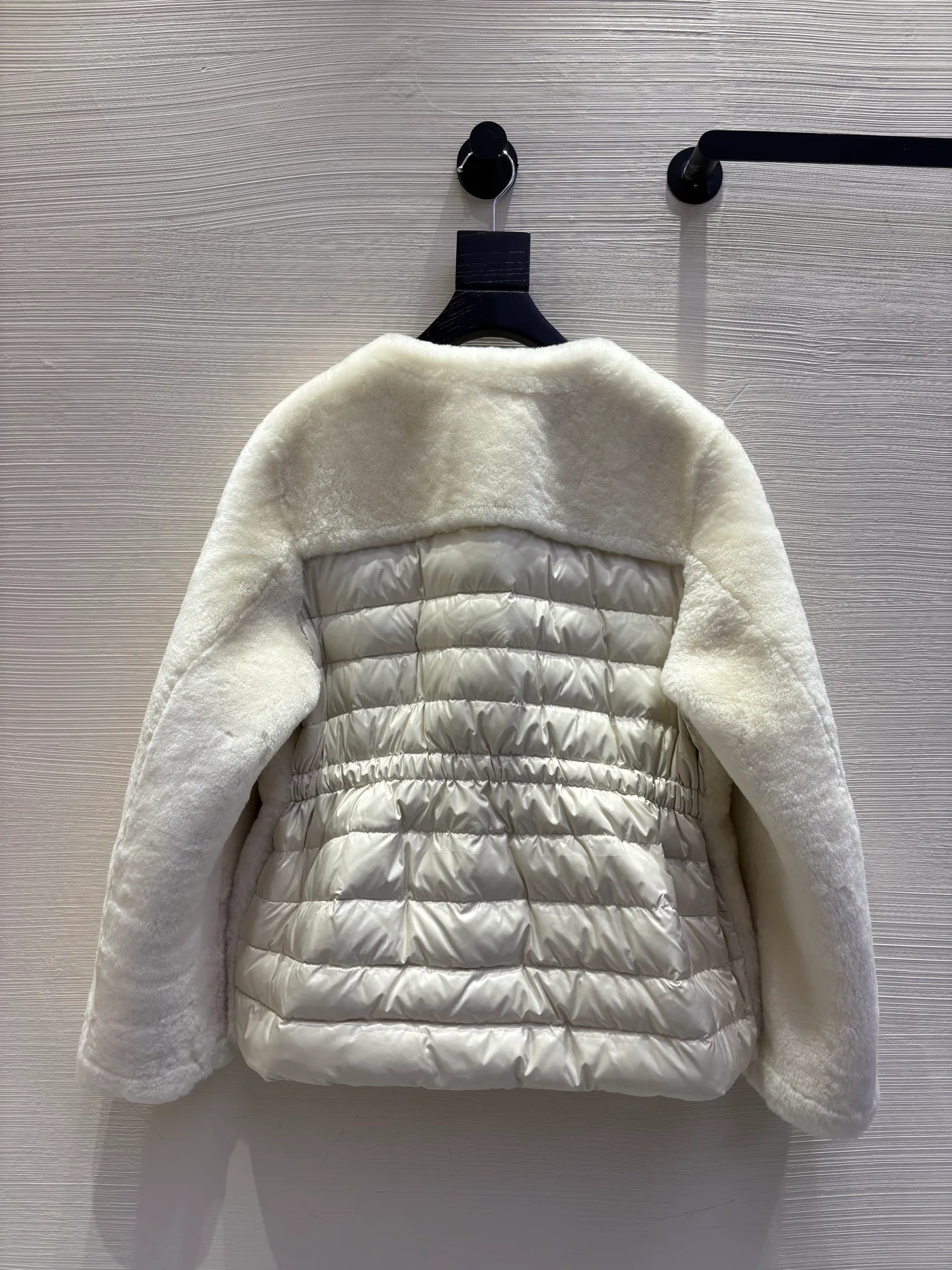 Кожаные Куртки И Дублёнки Женские Moncler 794765