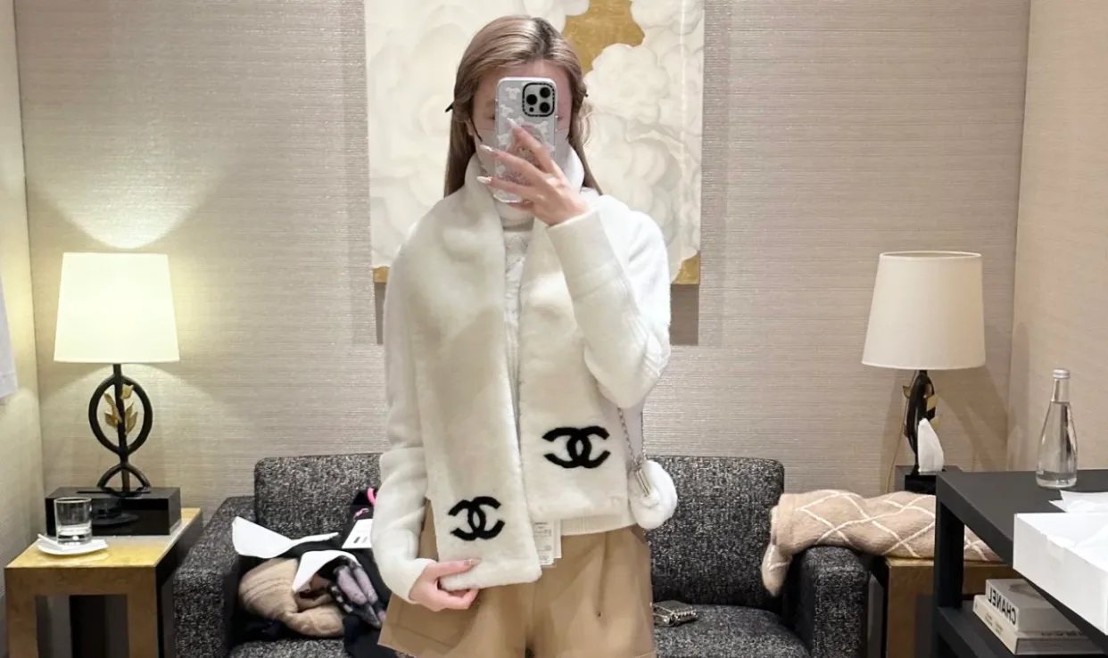 Шарфы Chanel 18347703