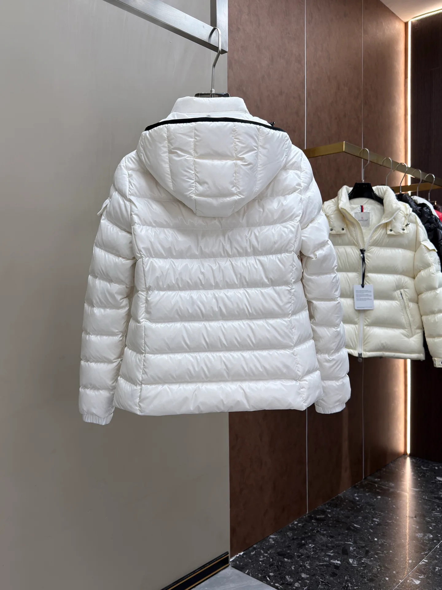 Куртки И Пуховики Женские Moncler 18631577