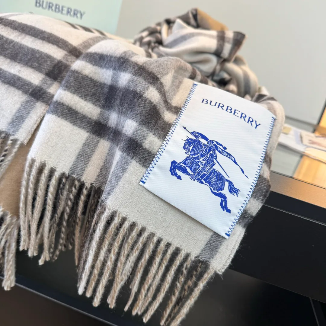 Шарфы Burberry 18627289