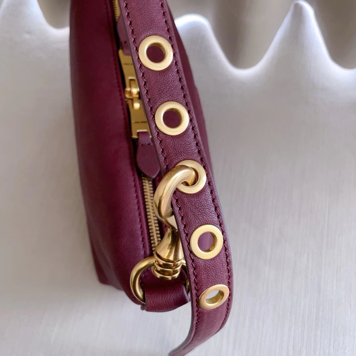 Классические Сумки Женские Miu Miu 17810509