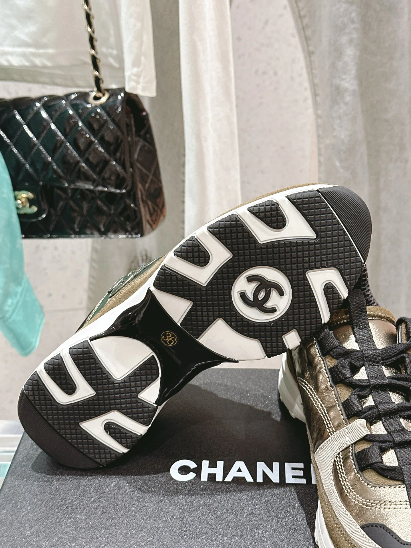Кроссовки Женские Chanel 11405149