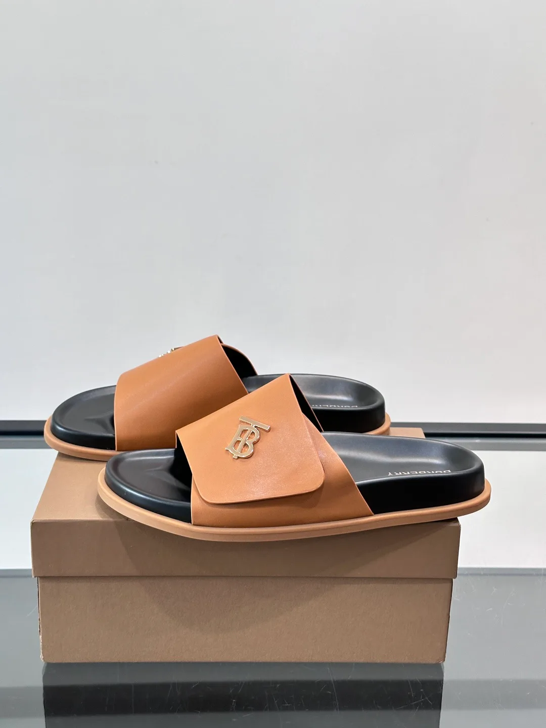 Сандалии Мужские Burberry 13546908