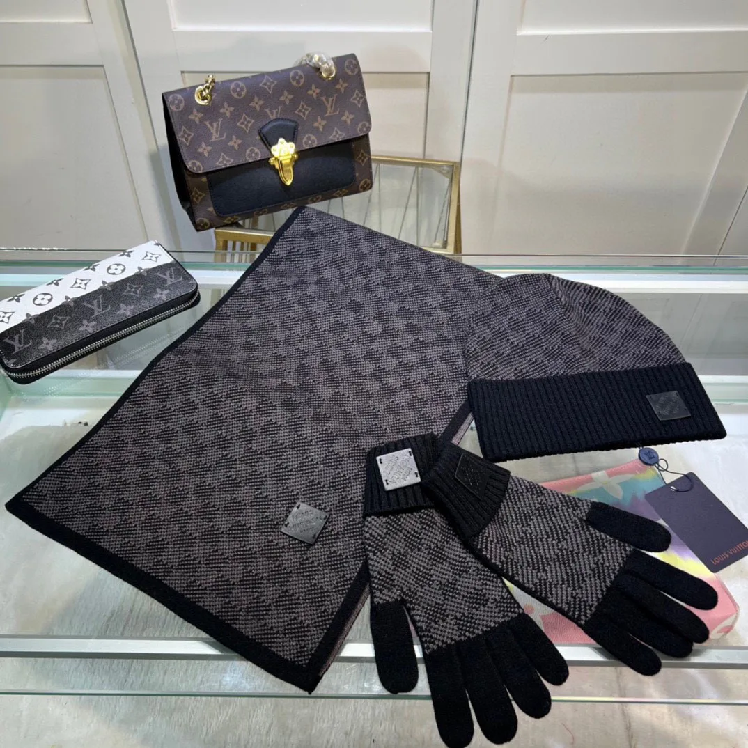 Головные Уборы Louis Vuitton 823947