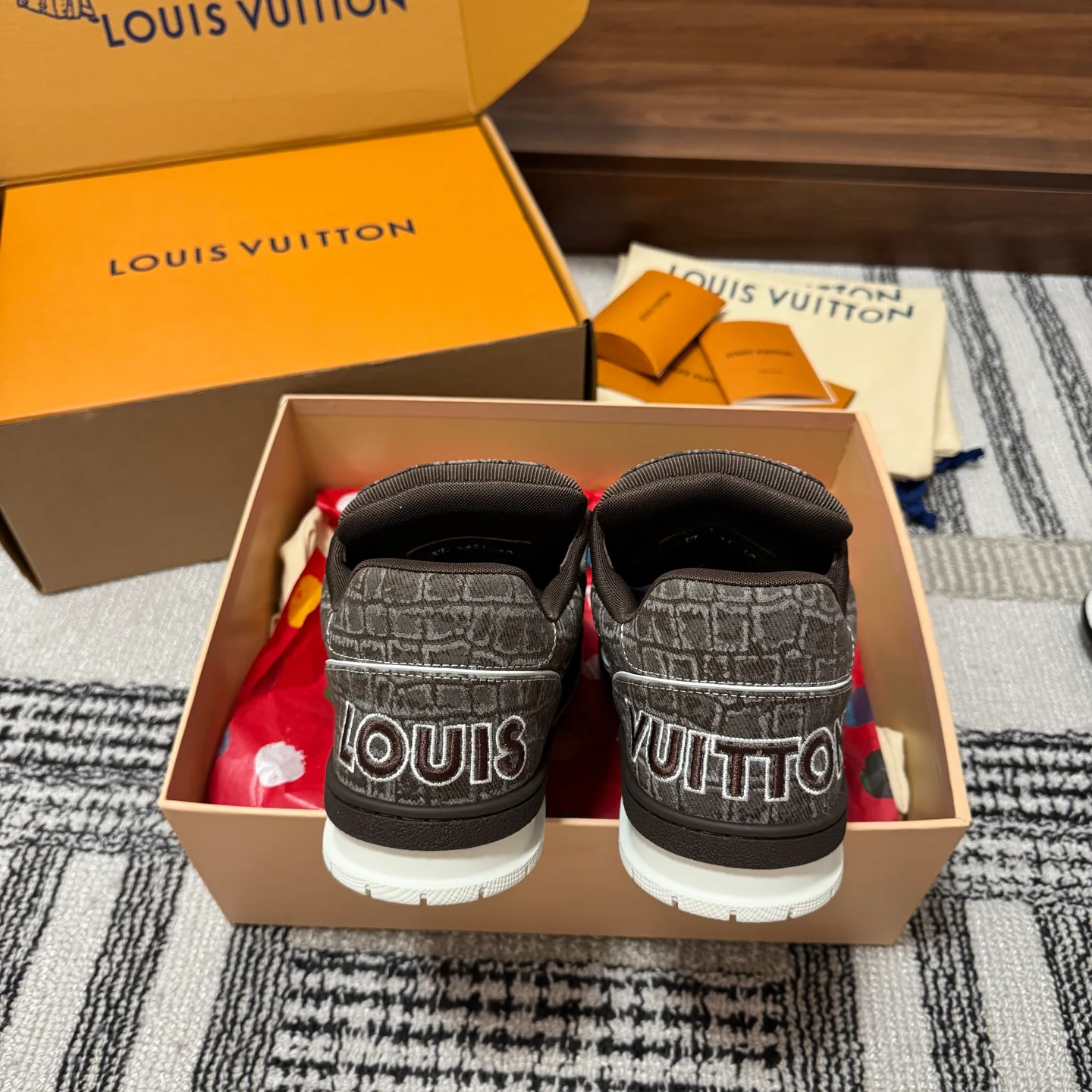 Кроссовки Женские Louis Vuitton 1483880