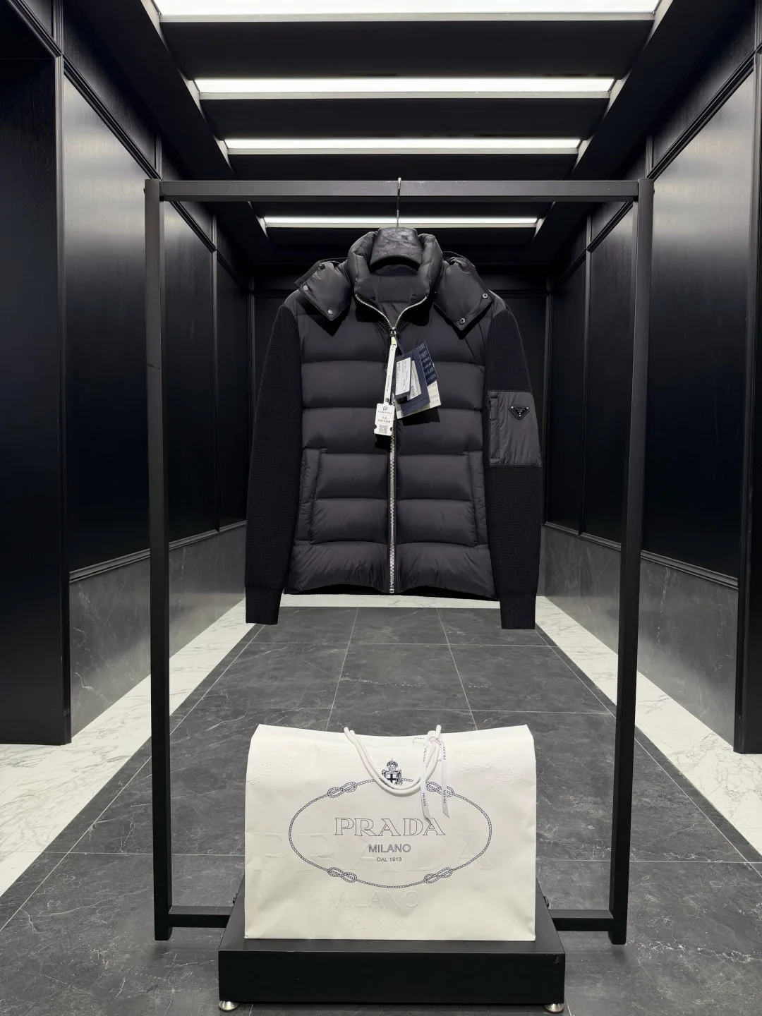 Куртки И Пуховики Женские Prada 18416871