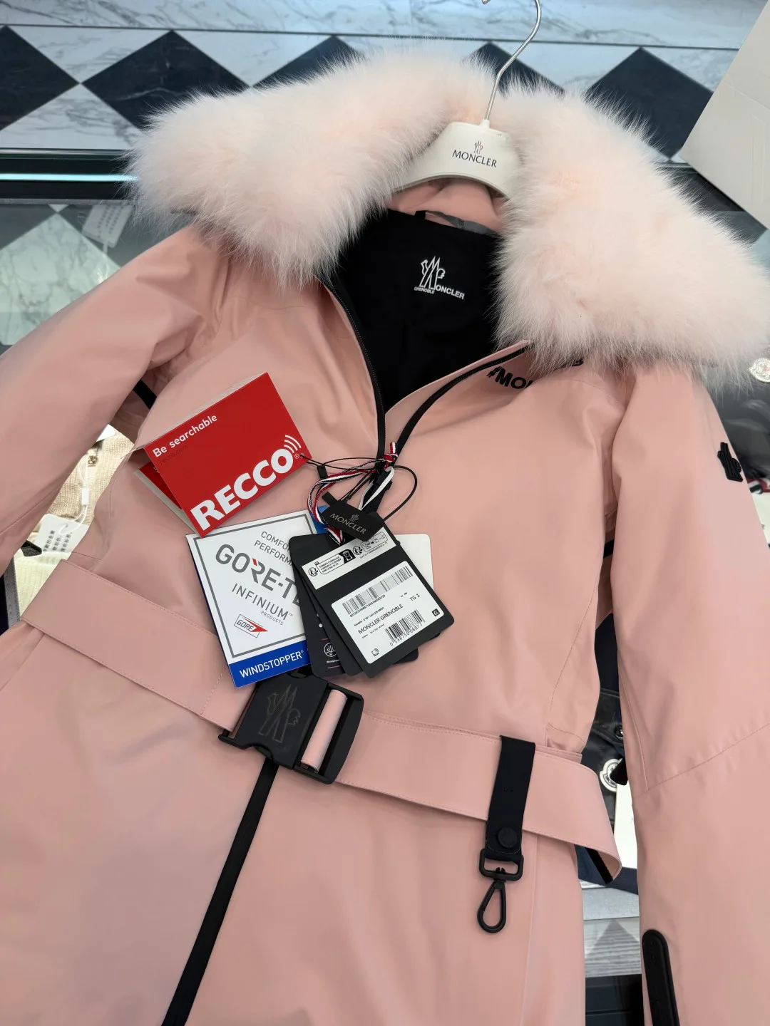 Куртки И Пуховики Женские Moncler 18725282