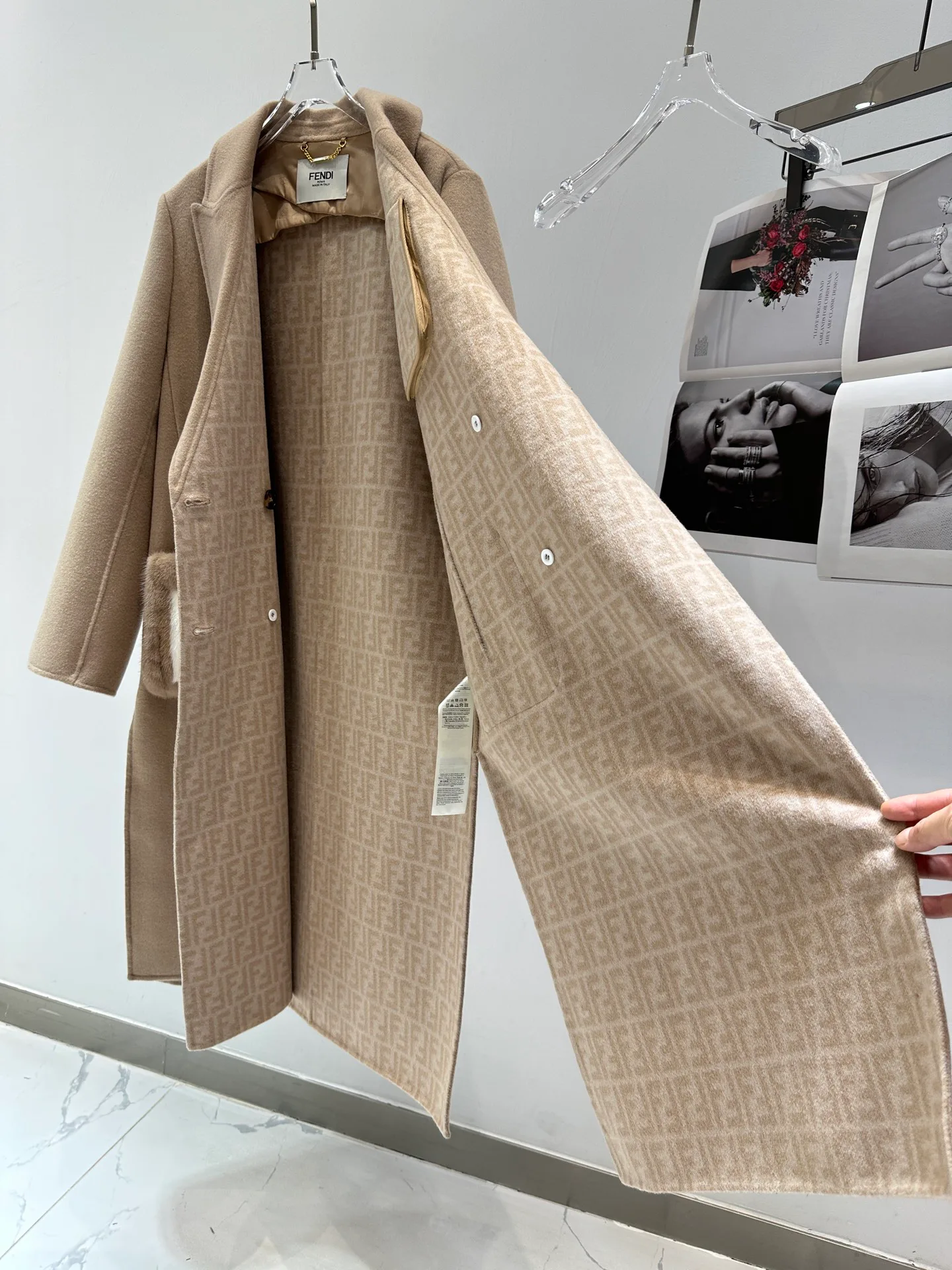 Пальто Женские Fendi 19509449