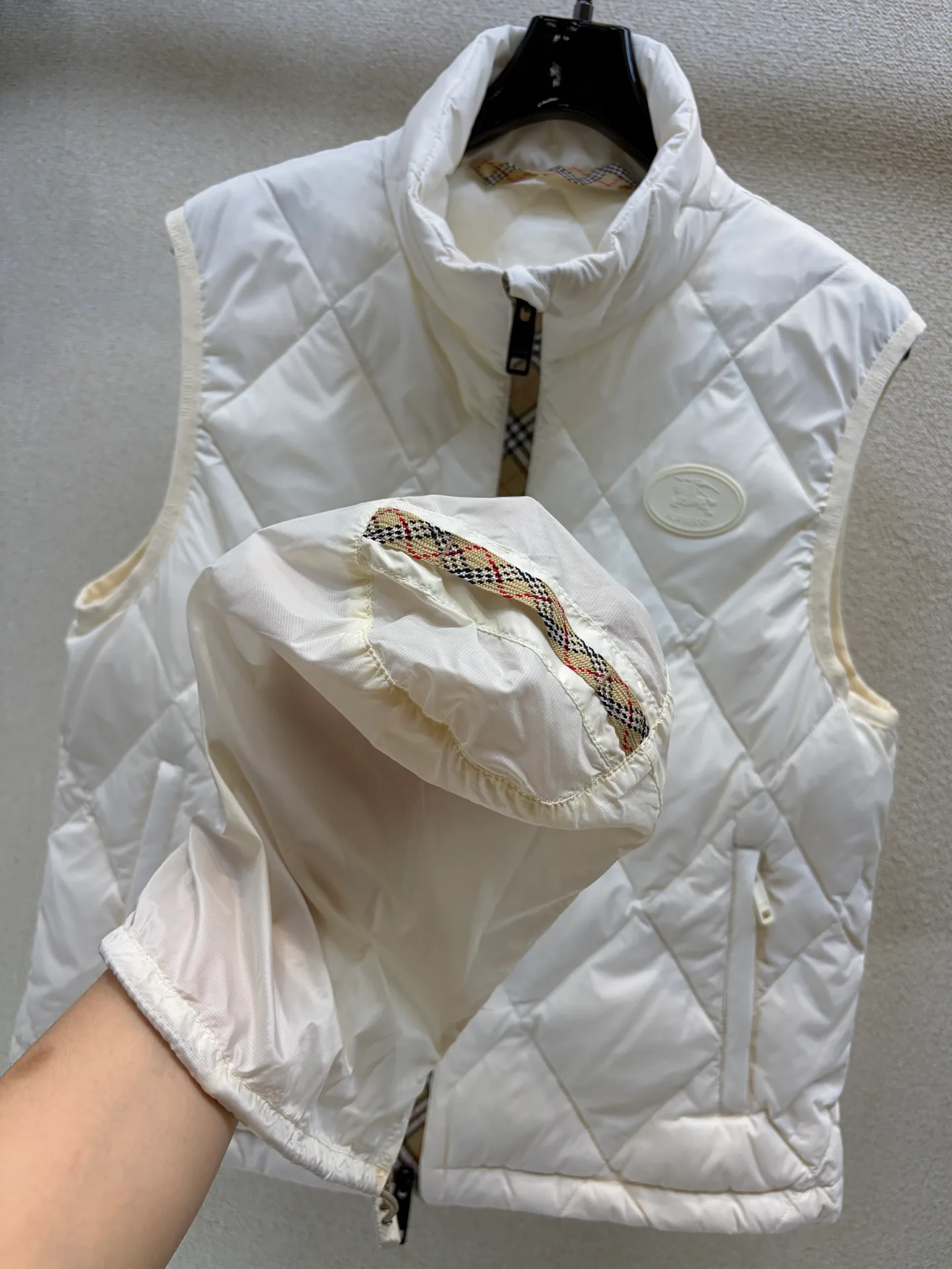Жилеты Женские Burberry 18506583