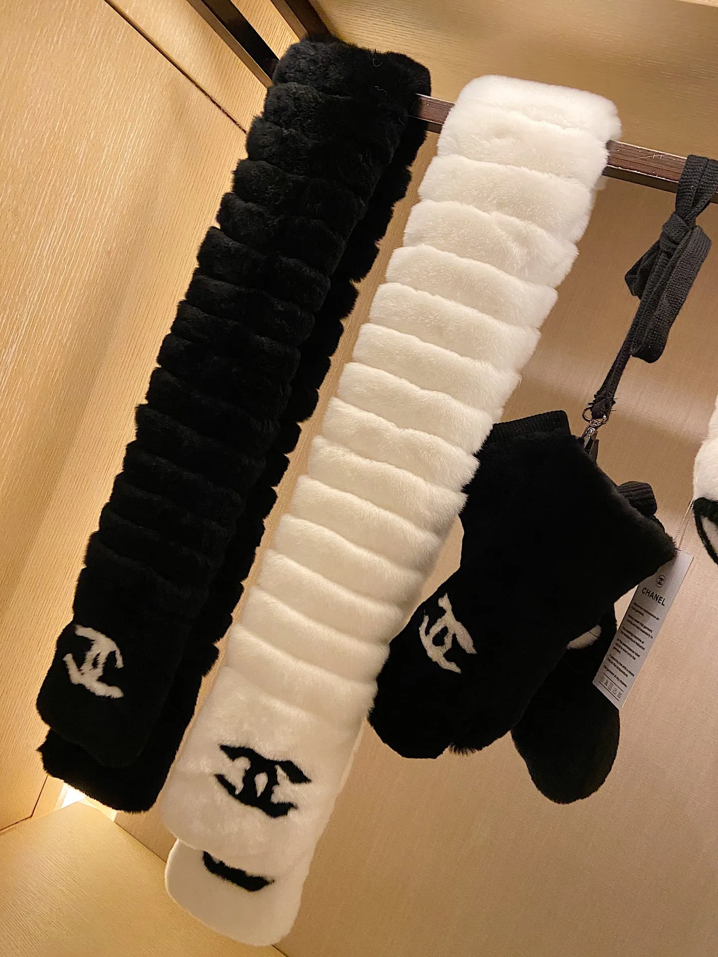 Перчатки Chanel 767389