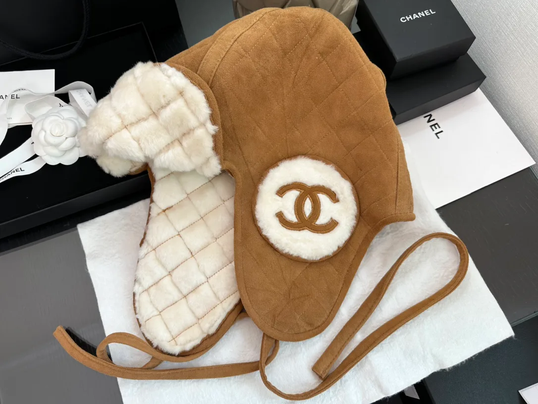 Головные Уборы Chanel 18347658