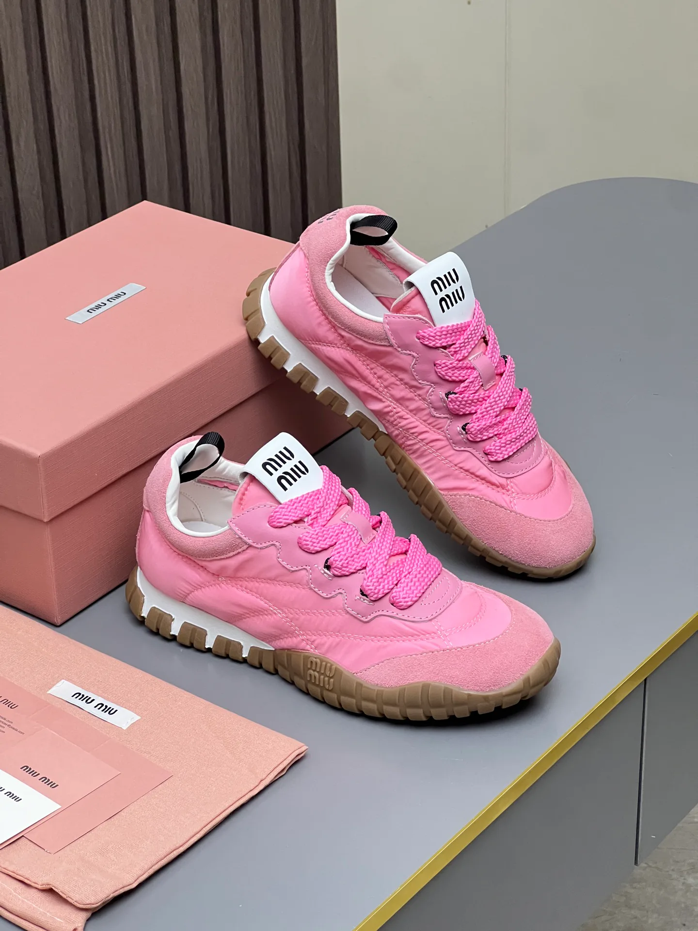 Кроссовки Женские Miu Miu 17968636