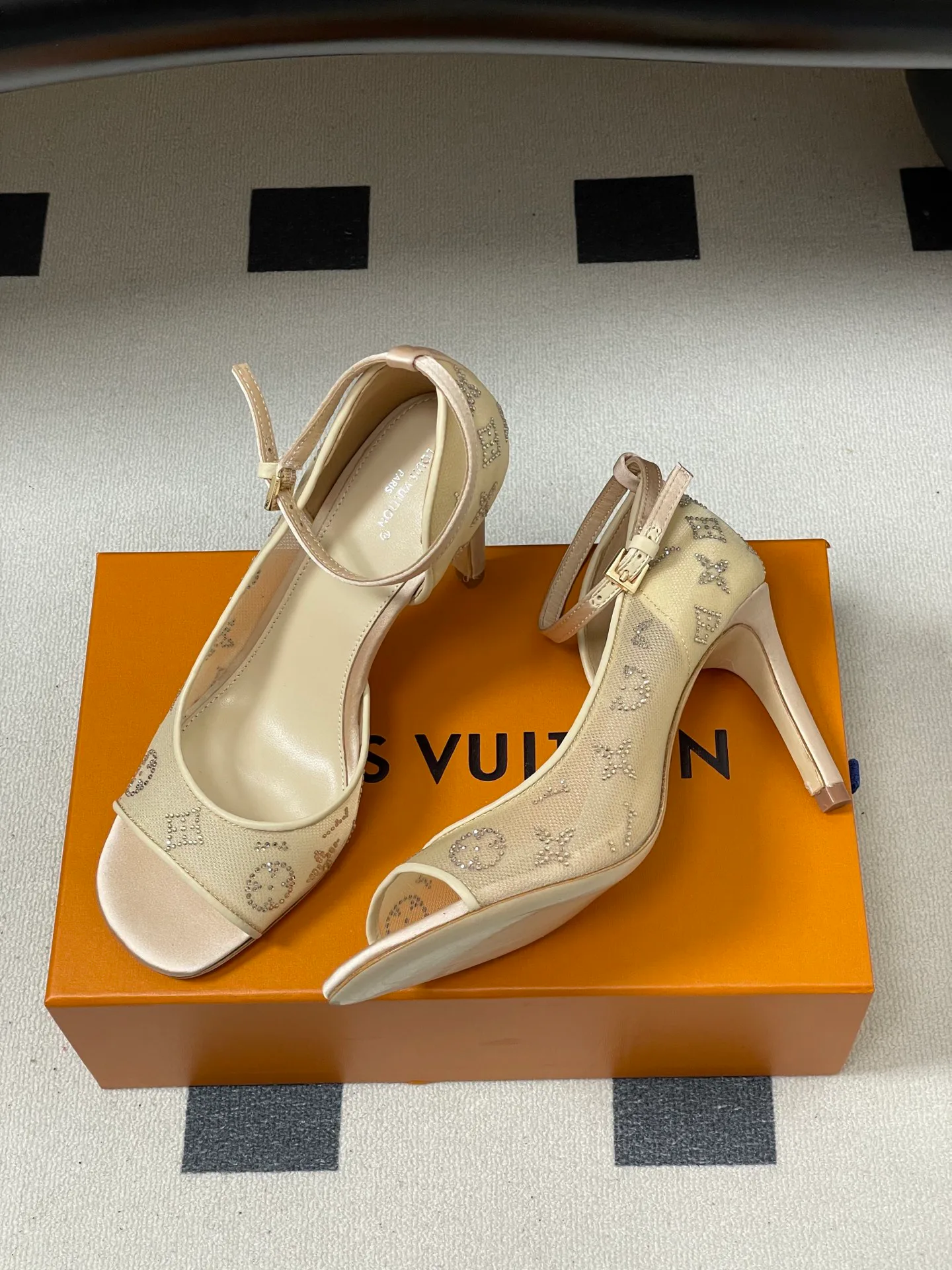 Босоножки Женские Louis Vuitton 11628682