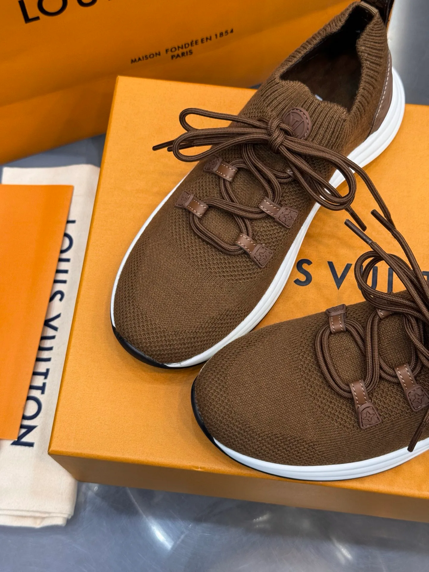 Кроссовки Женские Louis Vuitton 18202470