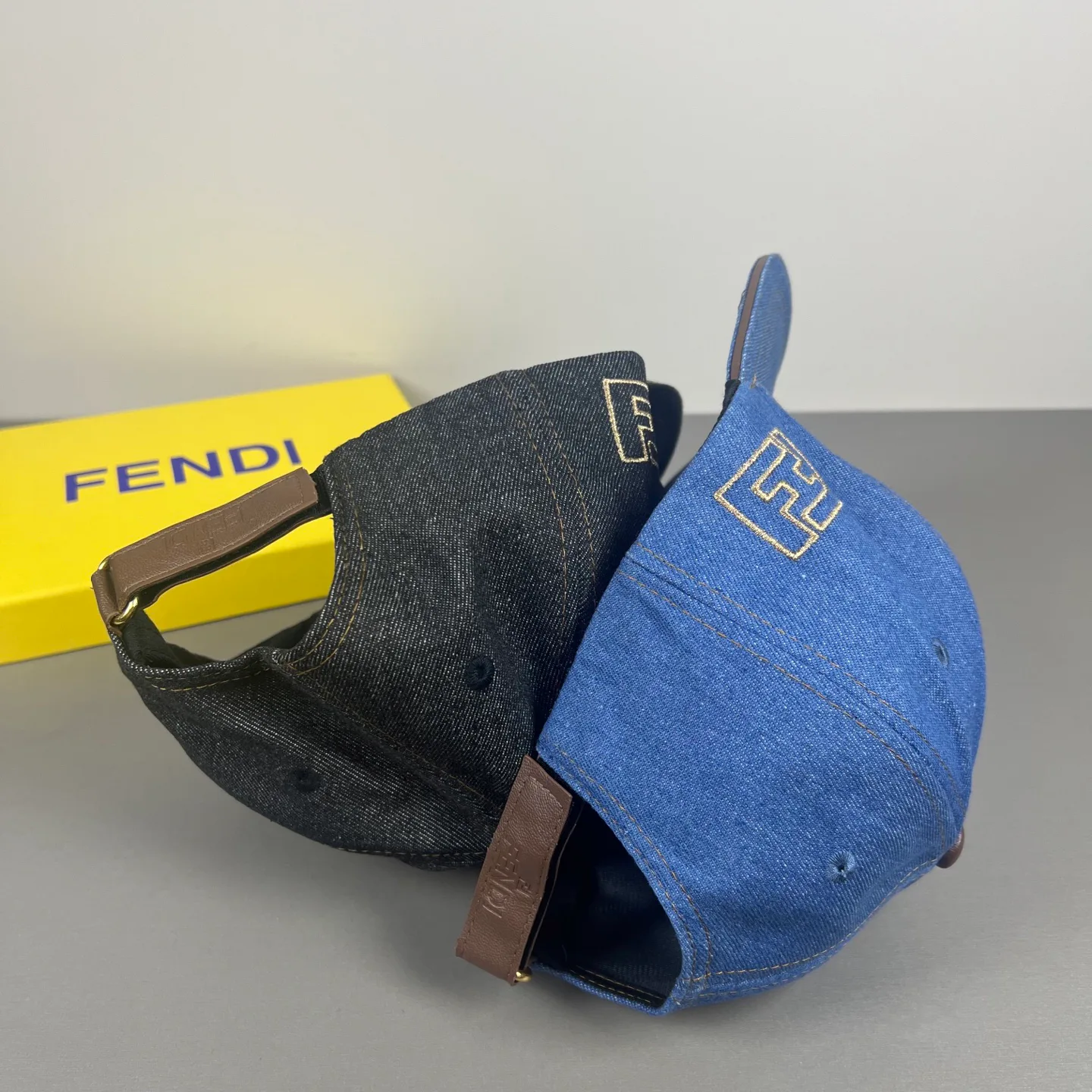 Головные Уборы Fendi 12960636