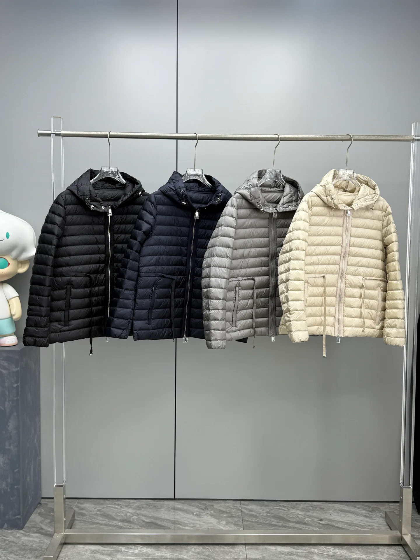 Куртки И Пуховики Женские Moncler 18017036