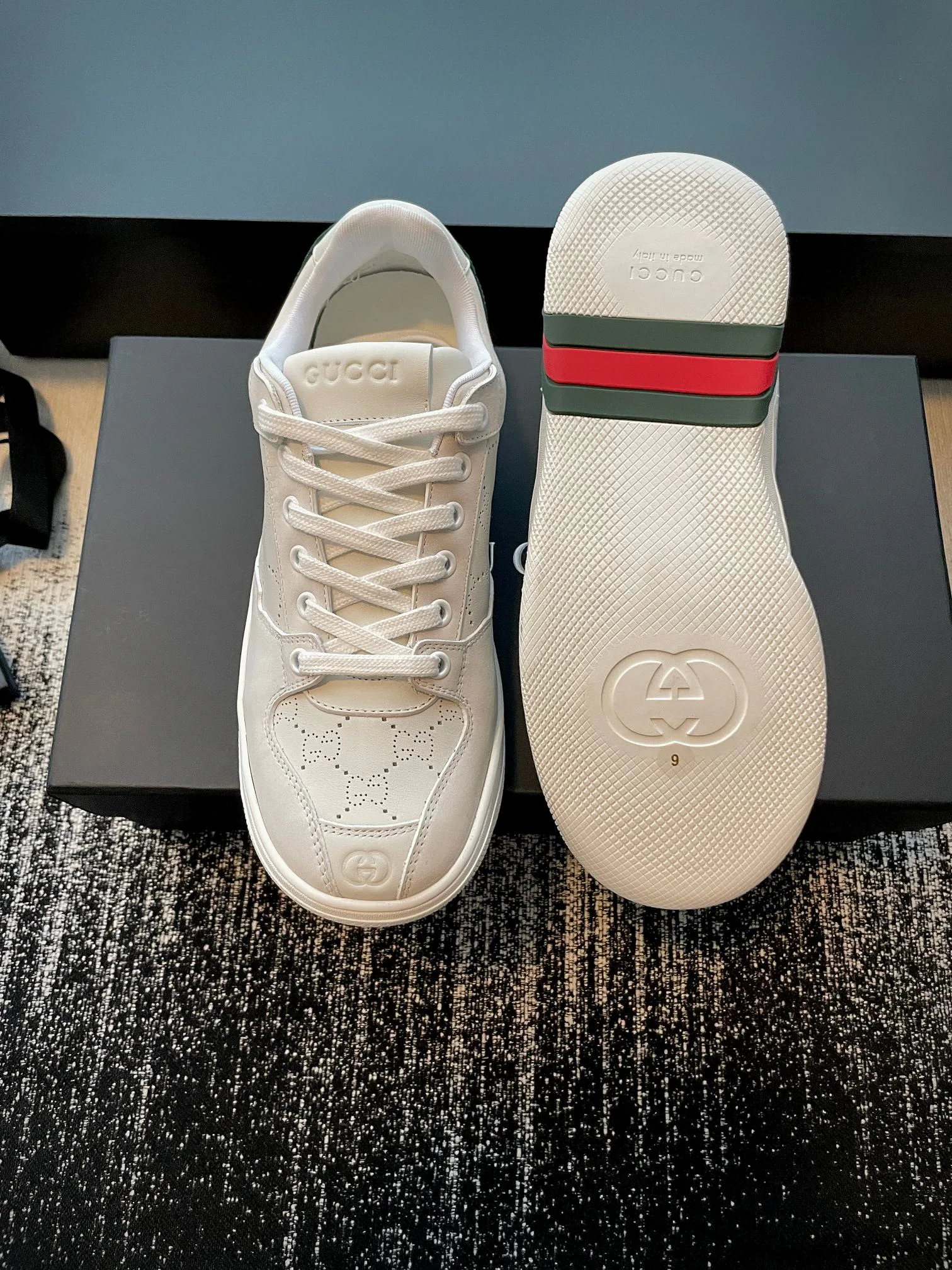 Кроссовки Женские Gucci 18766062