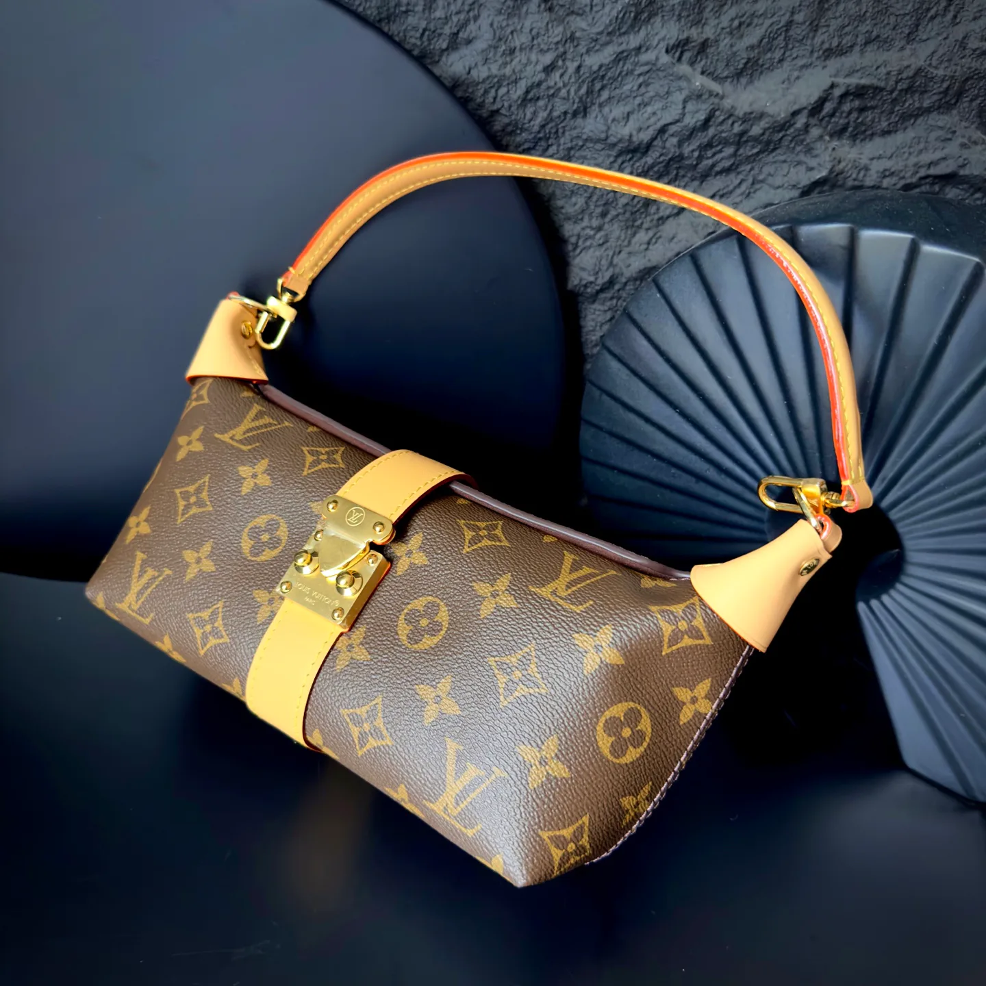 Классические Сумки Женские Louis Vuitton 18170514