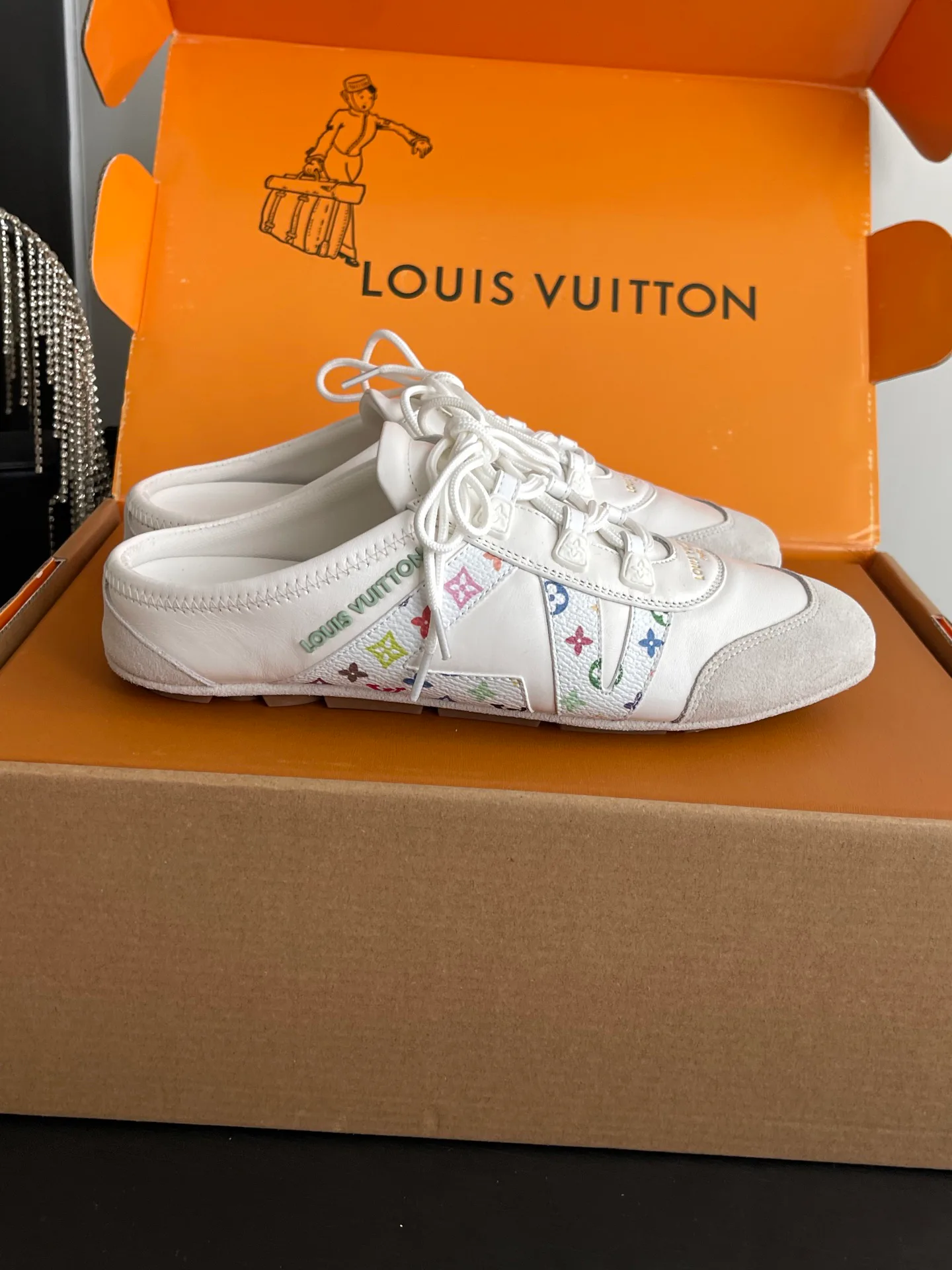 Кроссовки Женские Louis Vuitton 19366368