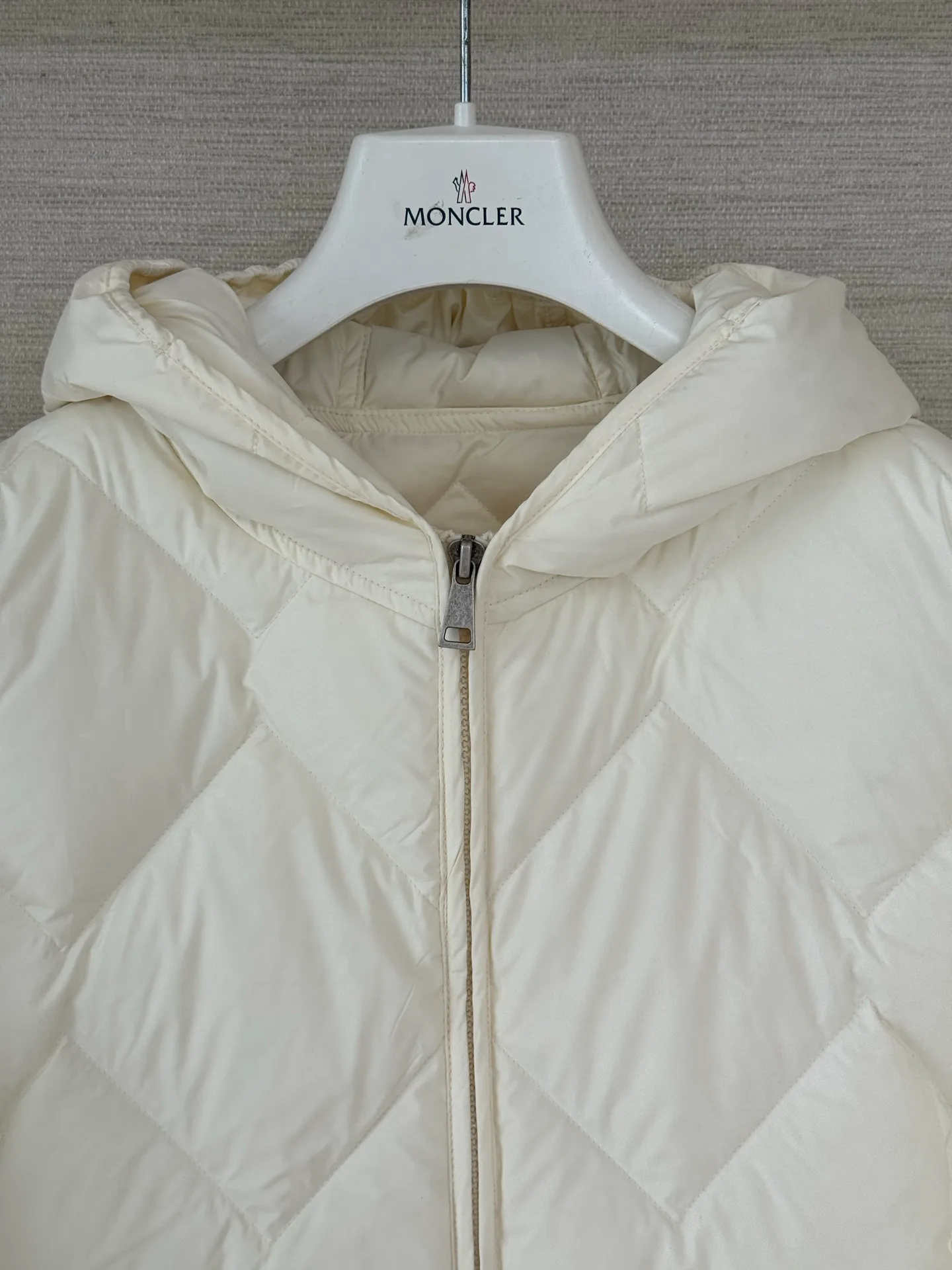Куртки И Пуховики Женские Moncler 18603370