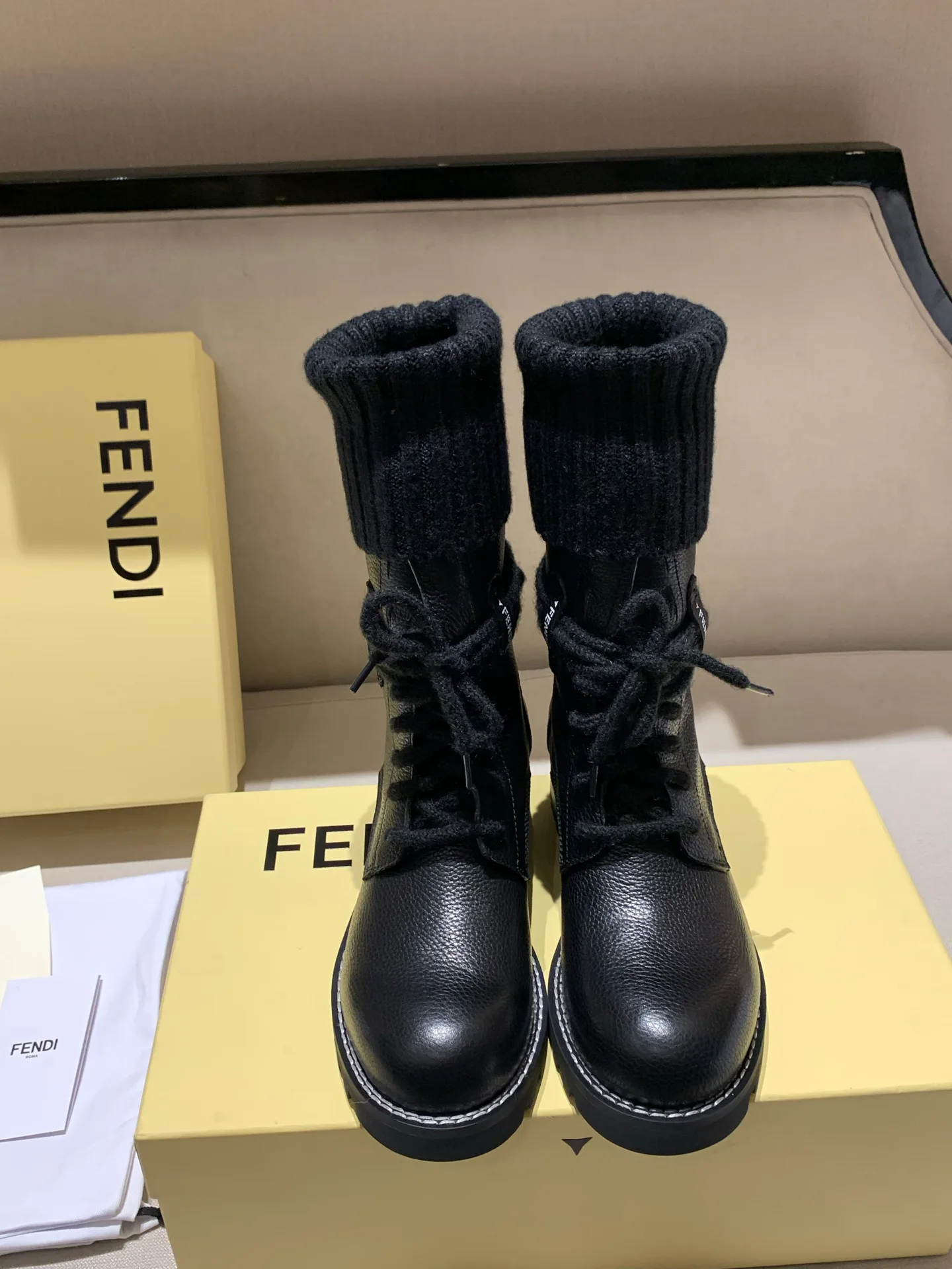 Ботинки Женские Fendi 19609610