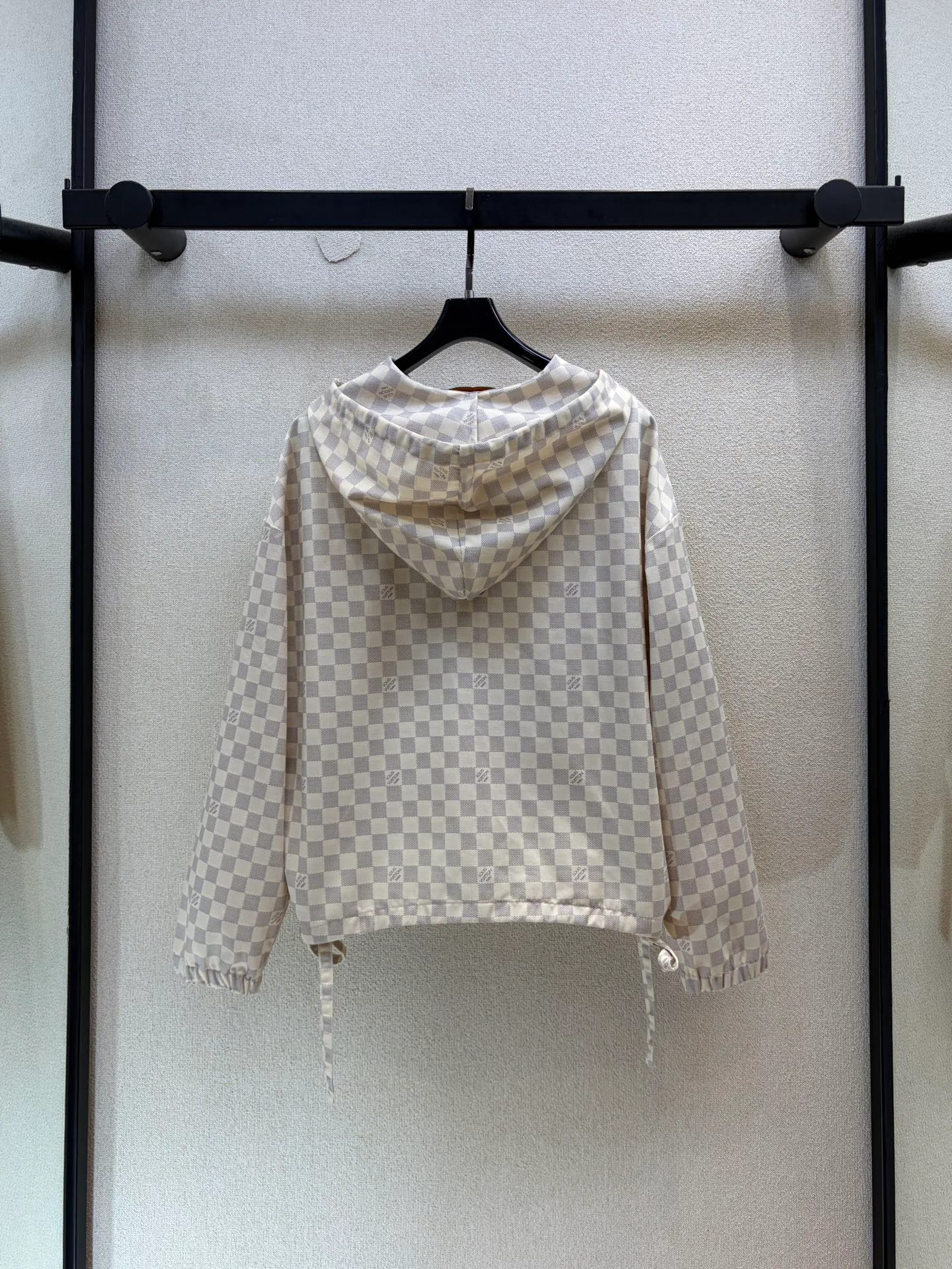 Куртки И Пуховики Женские Louis Vuitton 18203403
