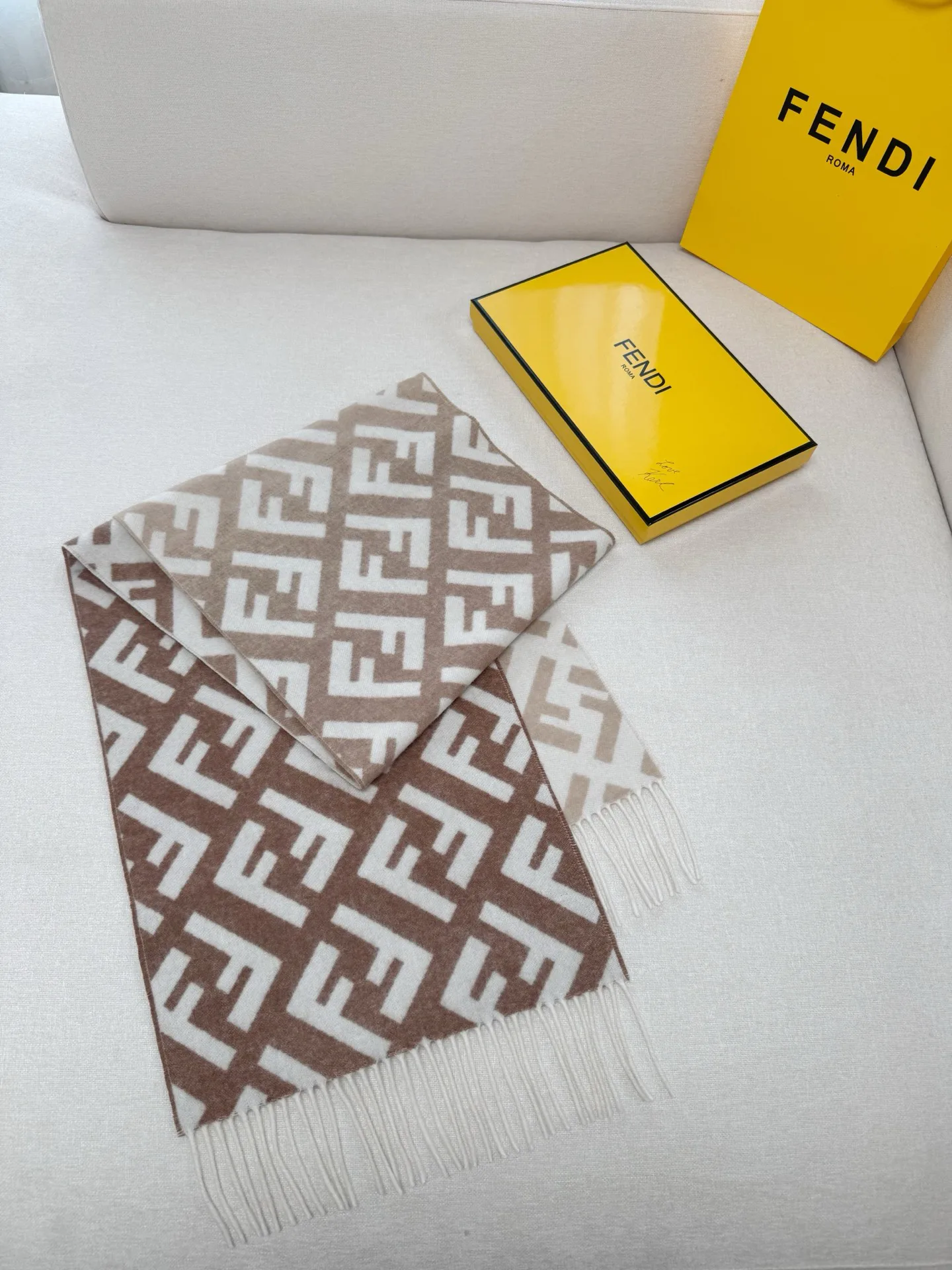 Шарфы Fendi 848613