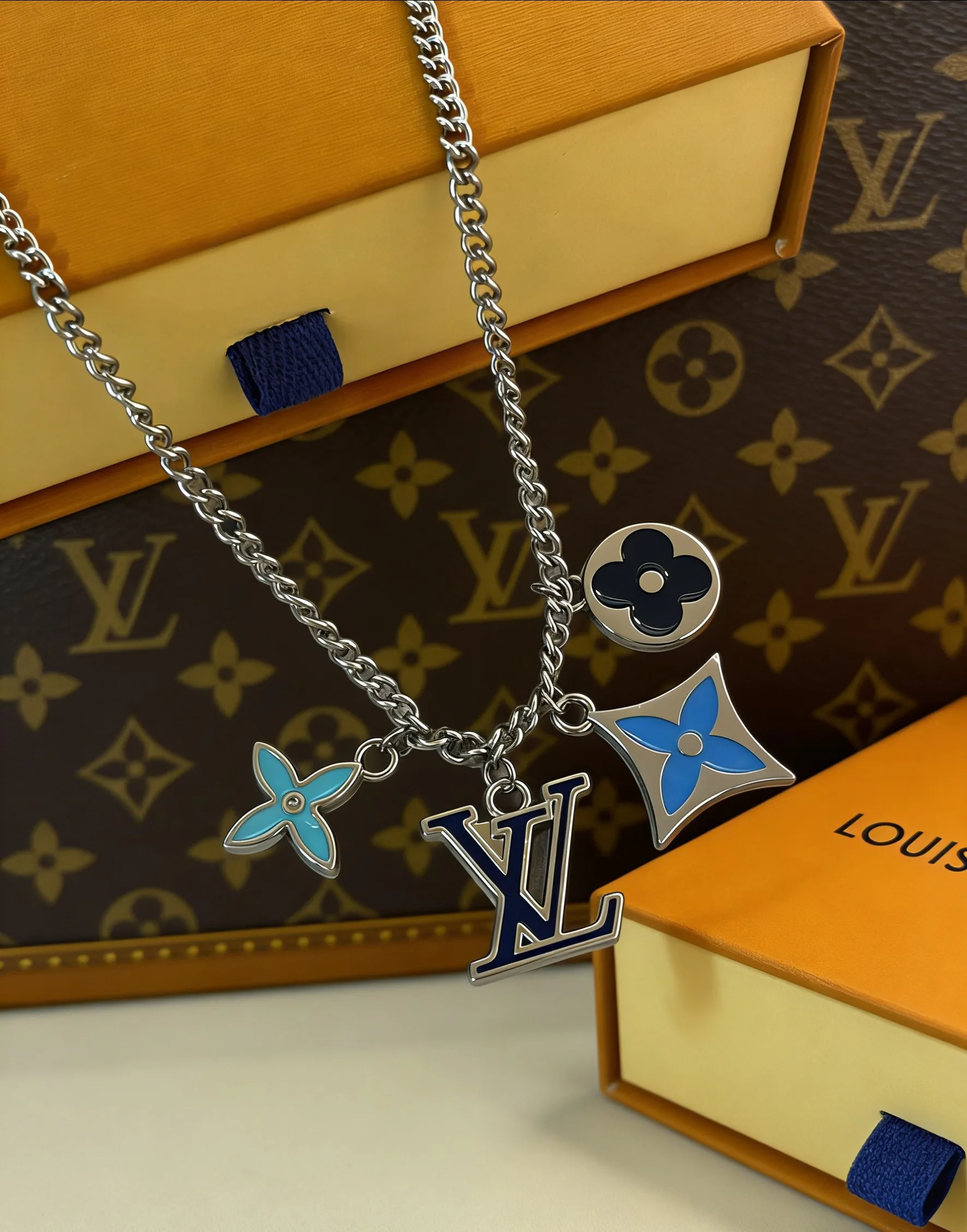 Бижутерия Louis Vuitton 11698063