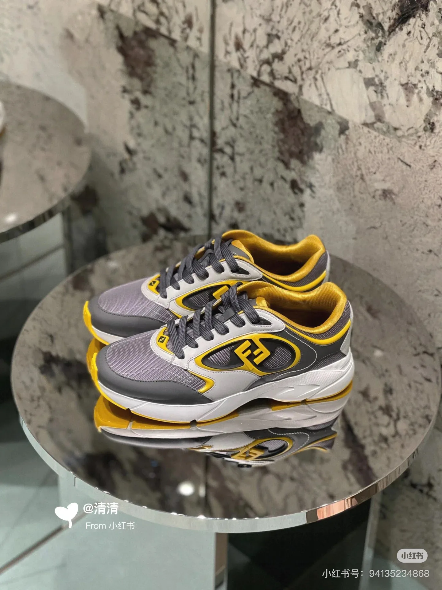 Кроссовки Женские Fendi 21703