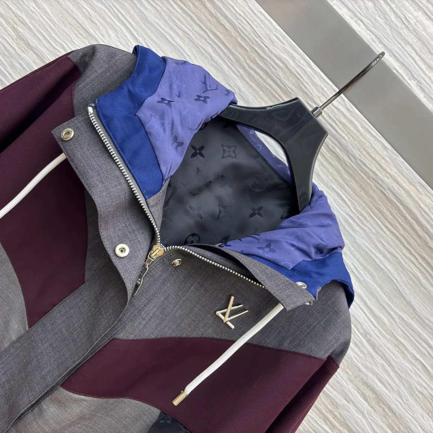Куртки И Пуховики Женские Louis Vuitton 1463374