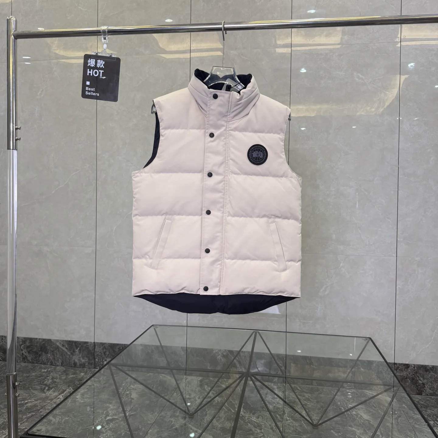 Жилеты Женские Canada Goose 17949429