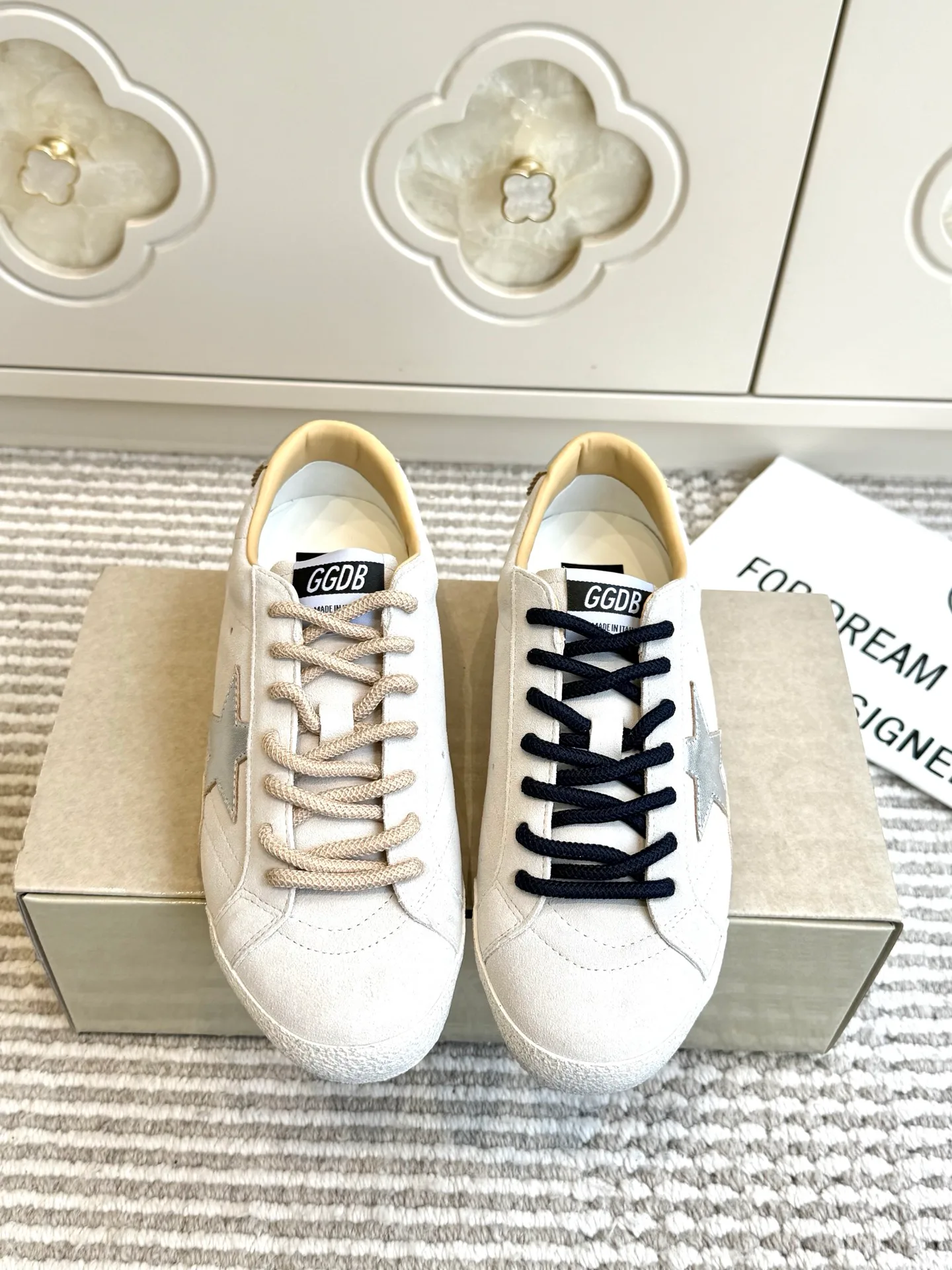 Кроссовки Женские Golden Goose 18360511