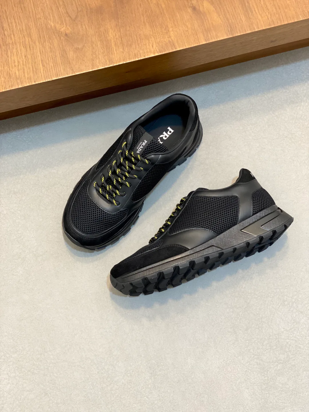 Кроссовки Мужские Prada 18079032