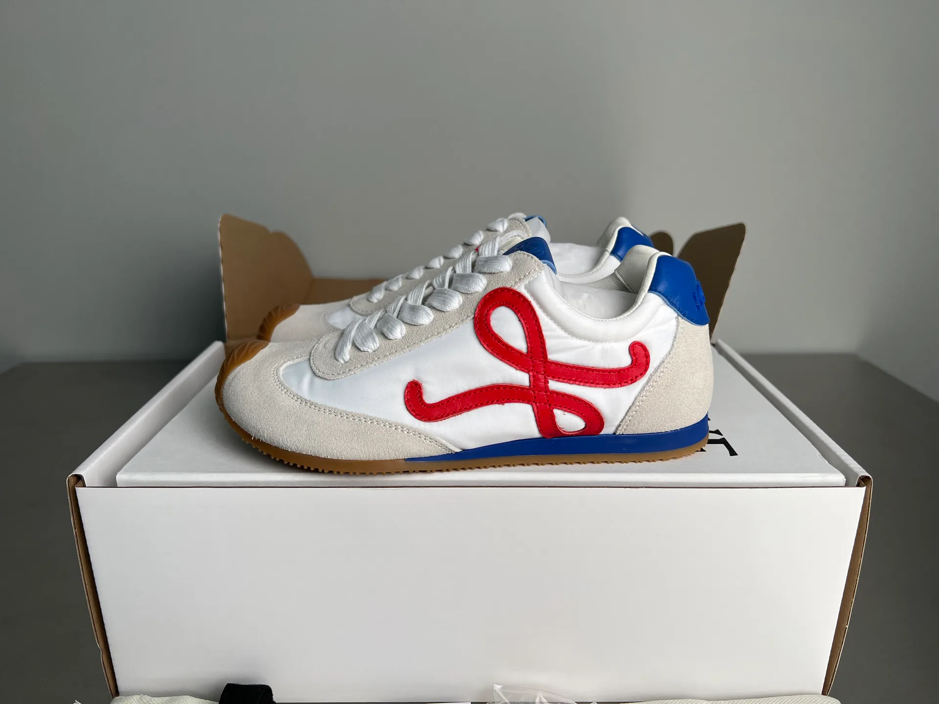 Кроссовки Женские Loewe 15604