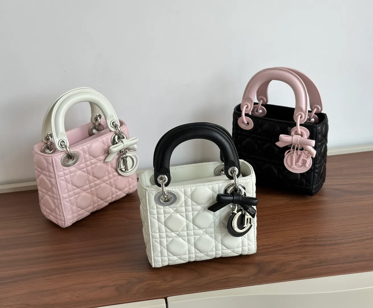 Классические Сумки Женские Christian Dior 18052783