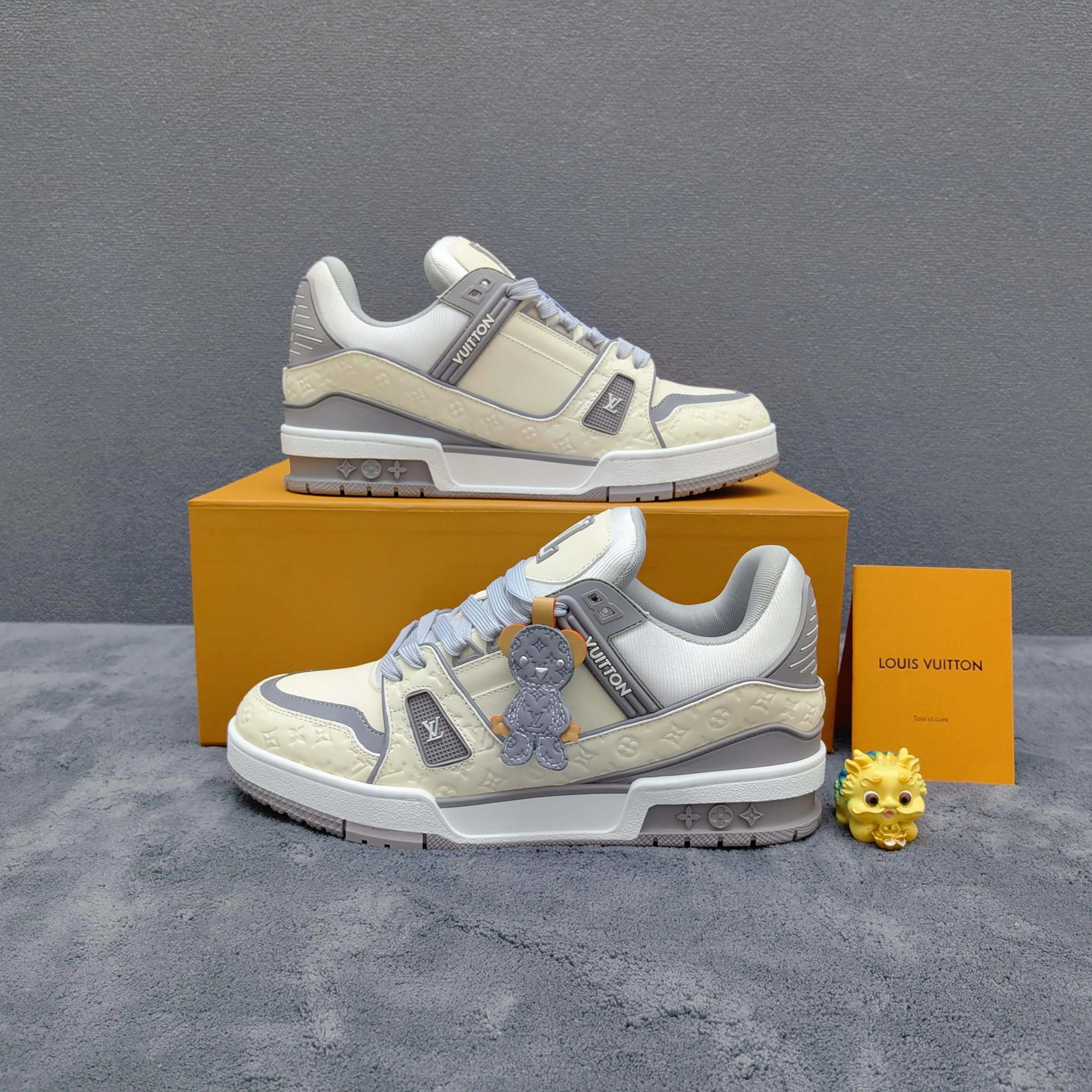 Кроссовки Женские Louis Vuitton 17957148
