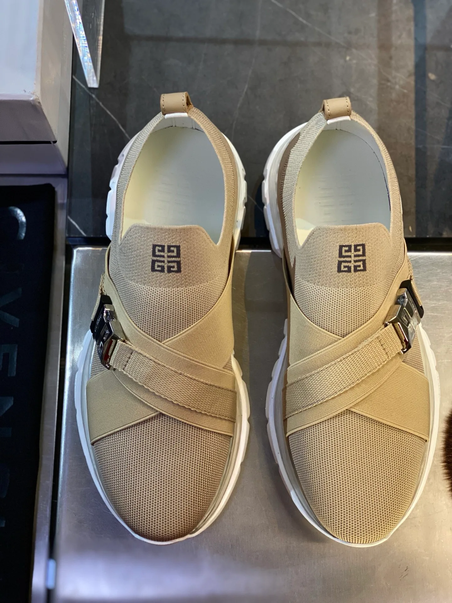 Кроссовки Мужские Givenchy 17844