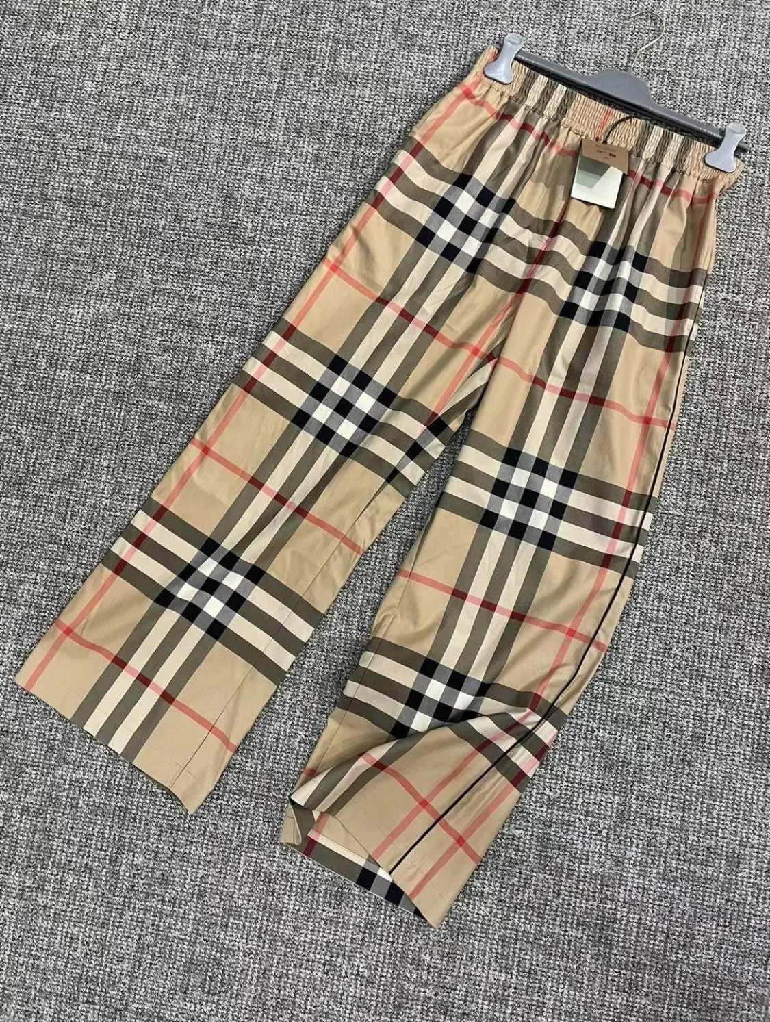 Брюки Женские Burberry 11358102