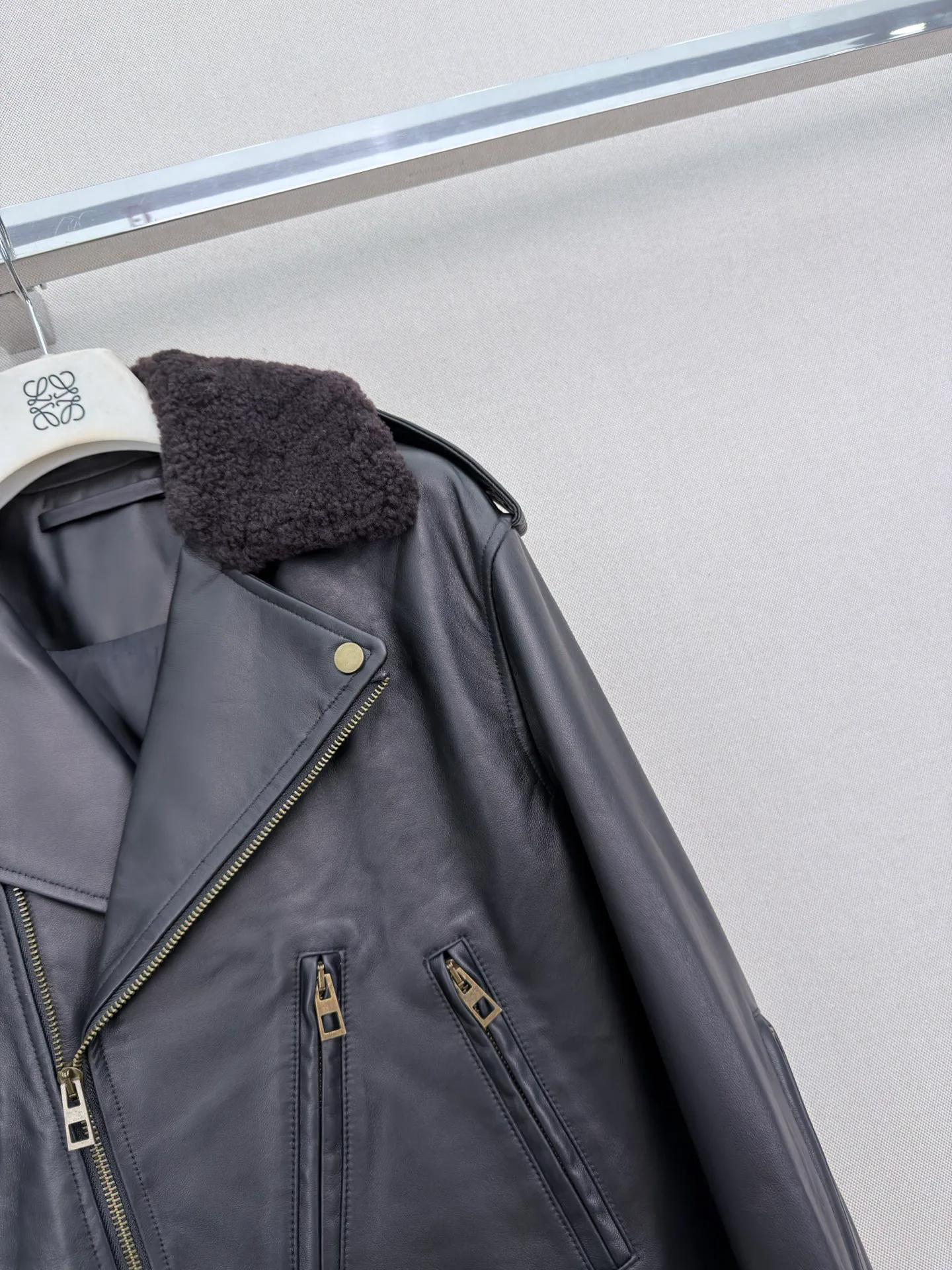 Кожаные Куртки И Дублёнки Женские Loewe 18455196