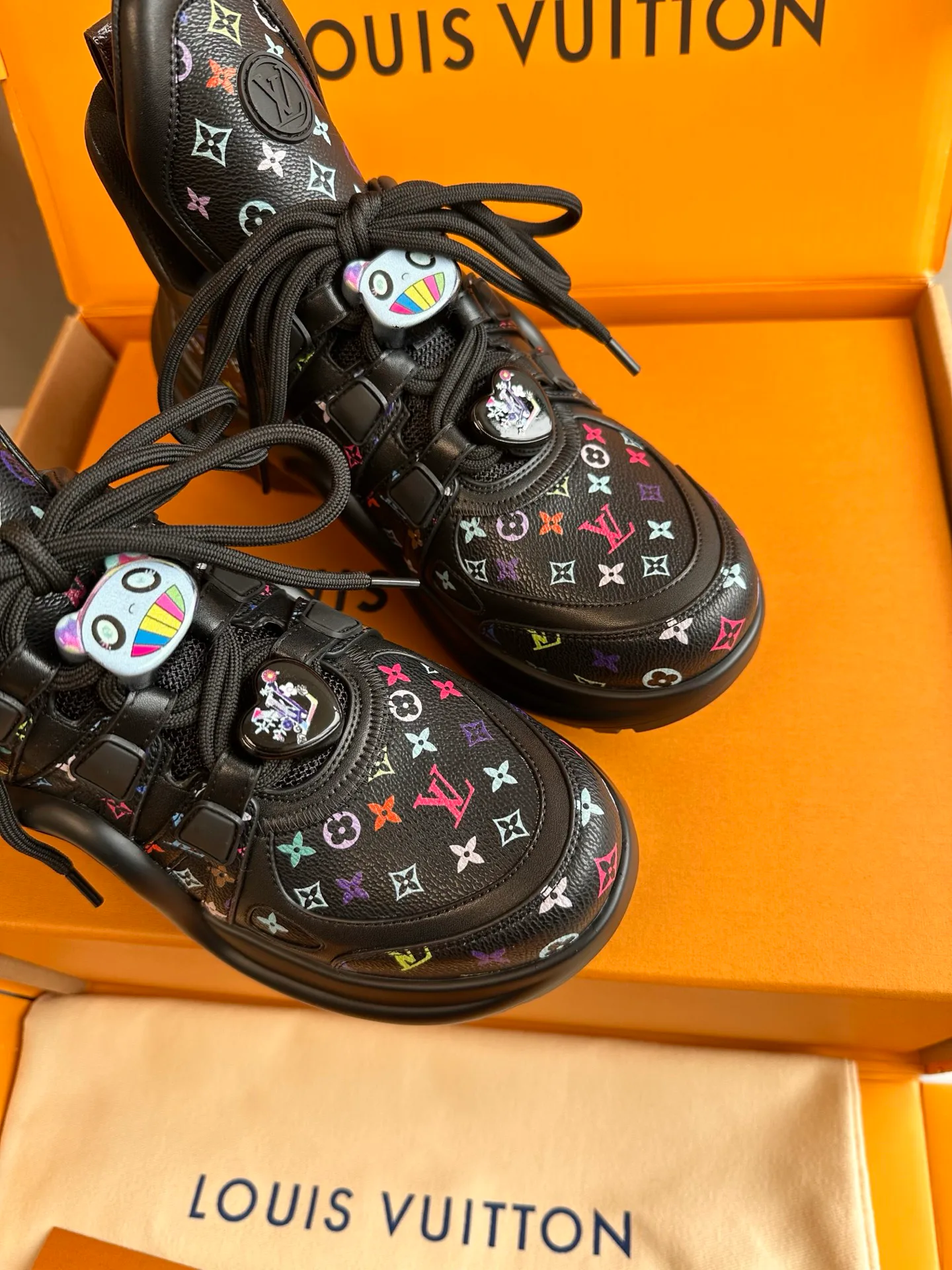 Кроссовки Женские Louis Vuitton 23229