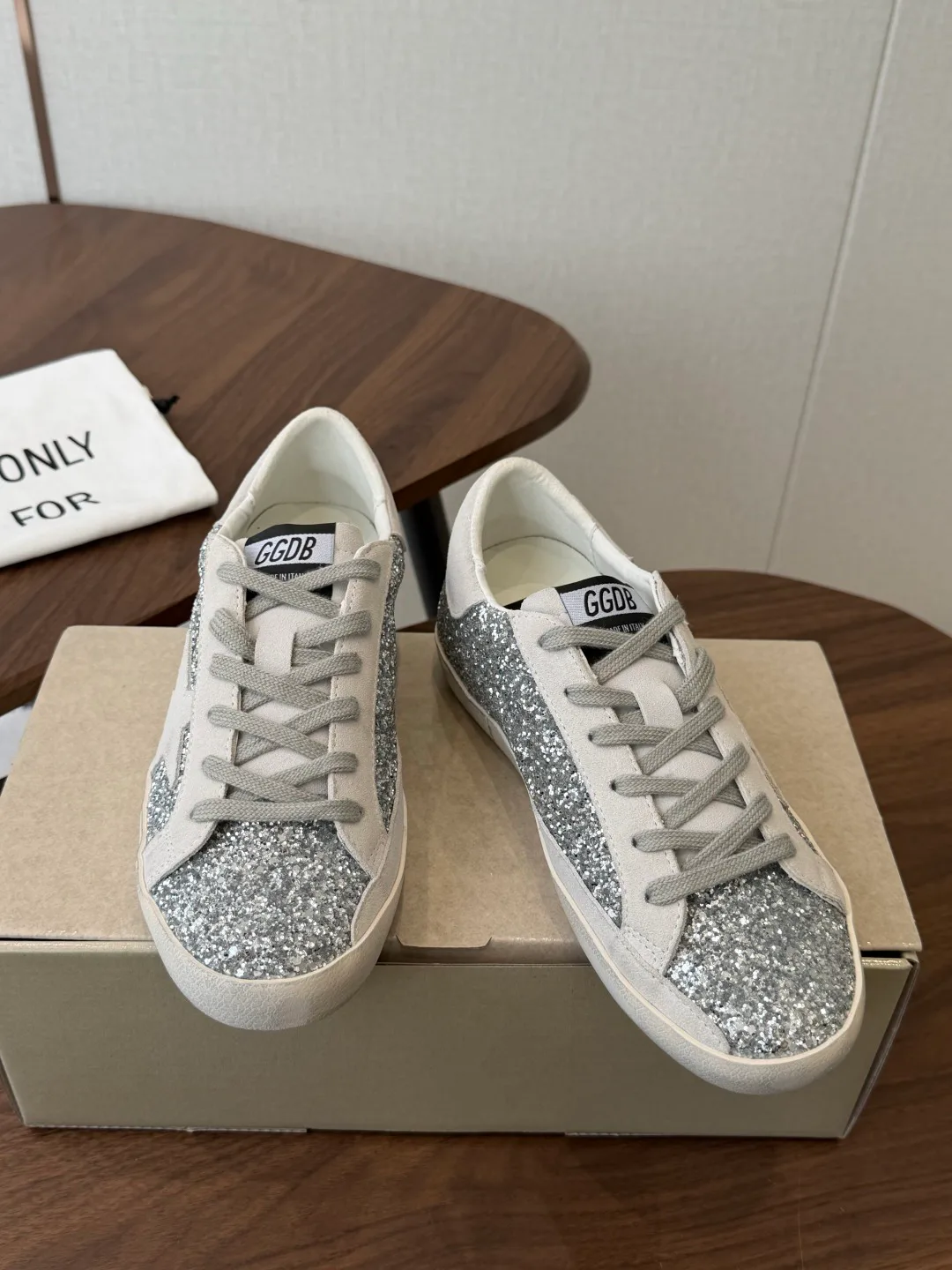 Кроссовки Мужские Golden Goose 19039058