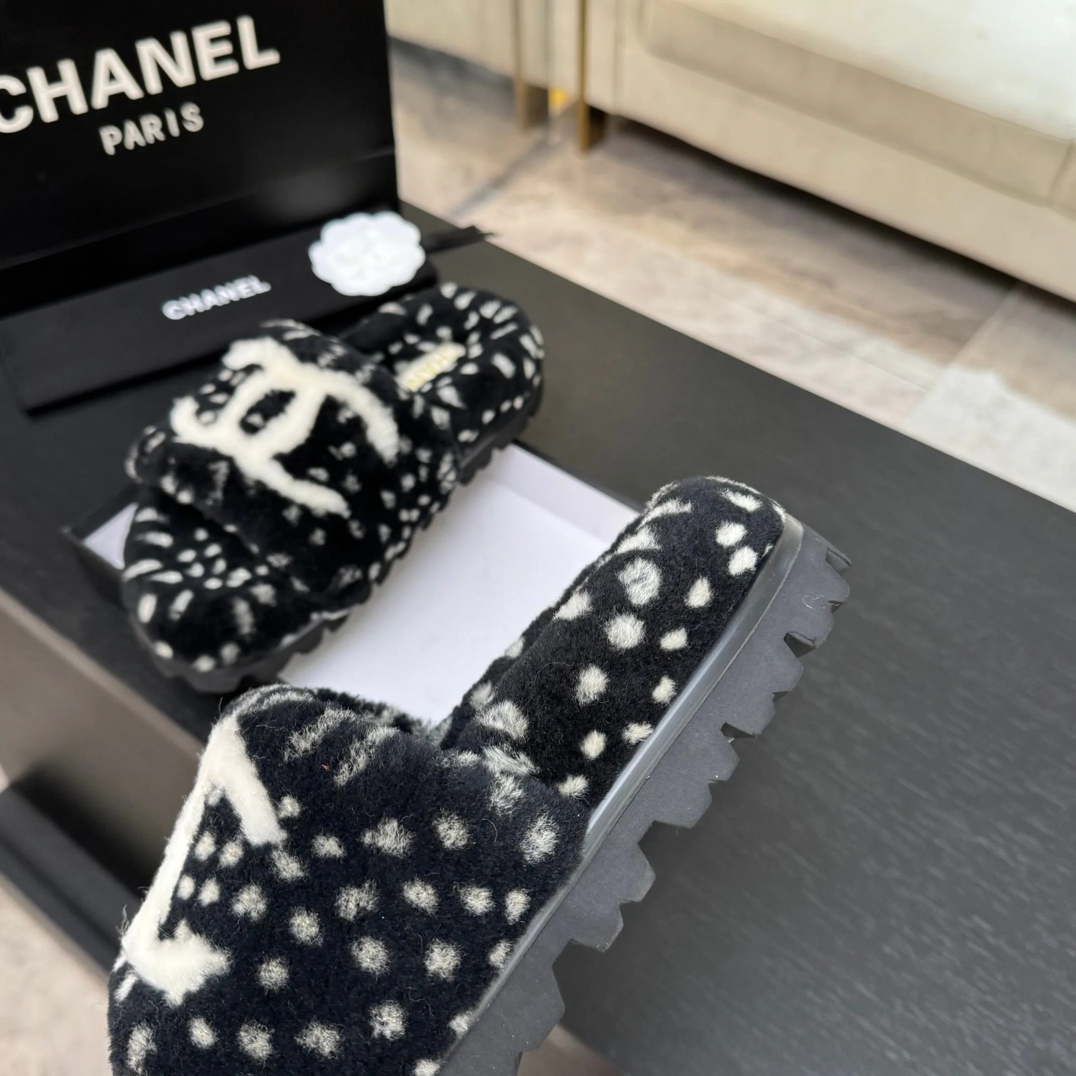 Тапочки Женские Chanel 18062758