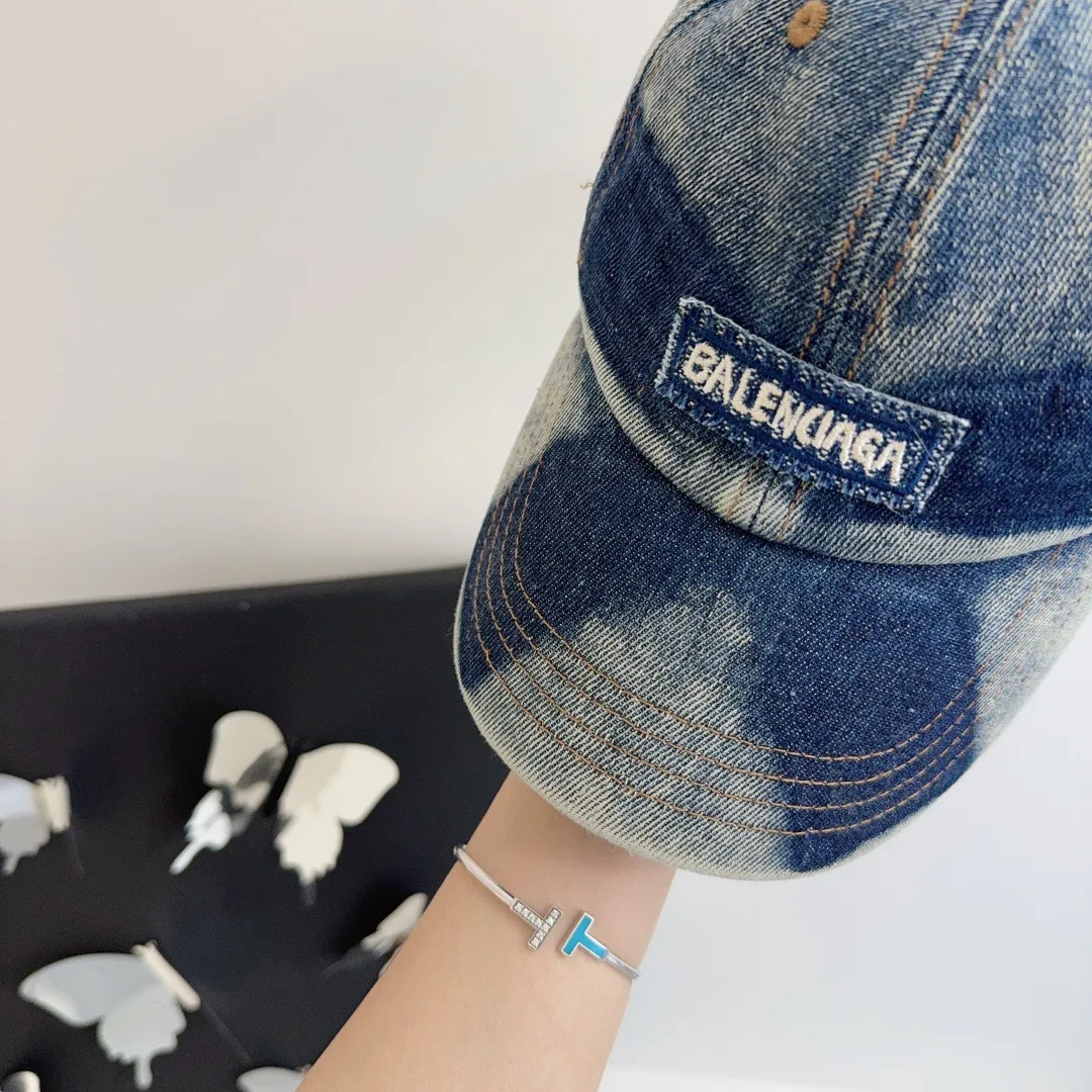 Головные Уборы Balenciaga 14997