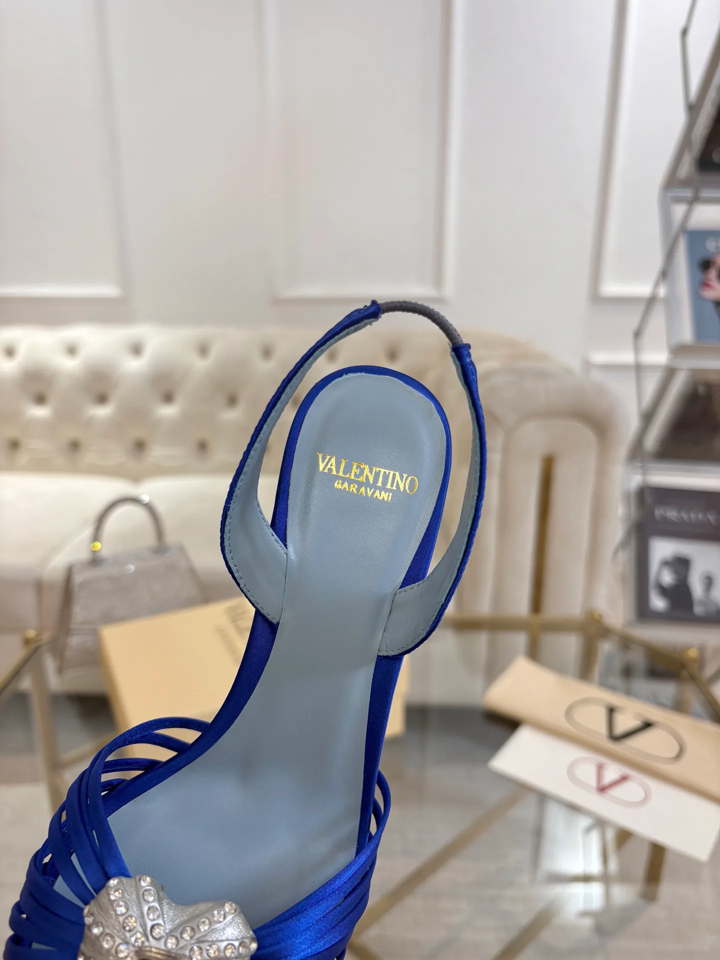 Босоножки Женские Valentino 18135271