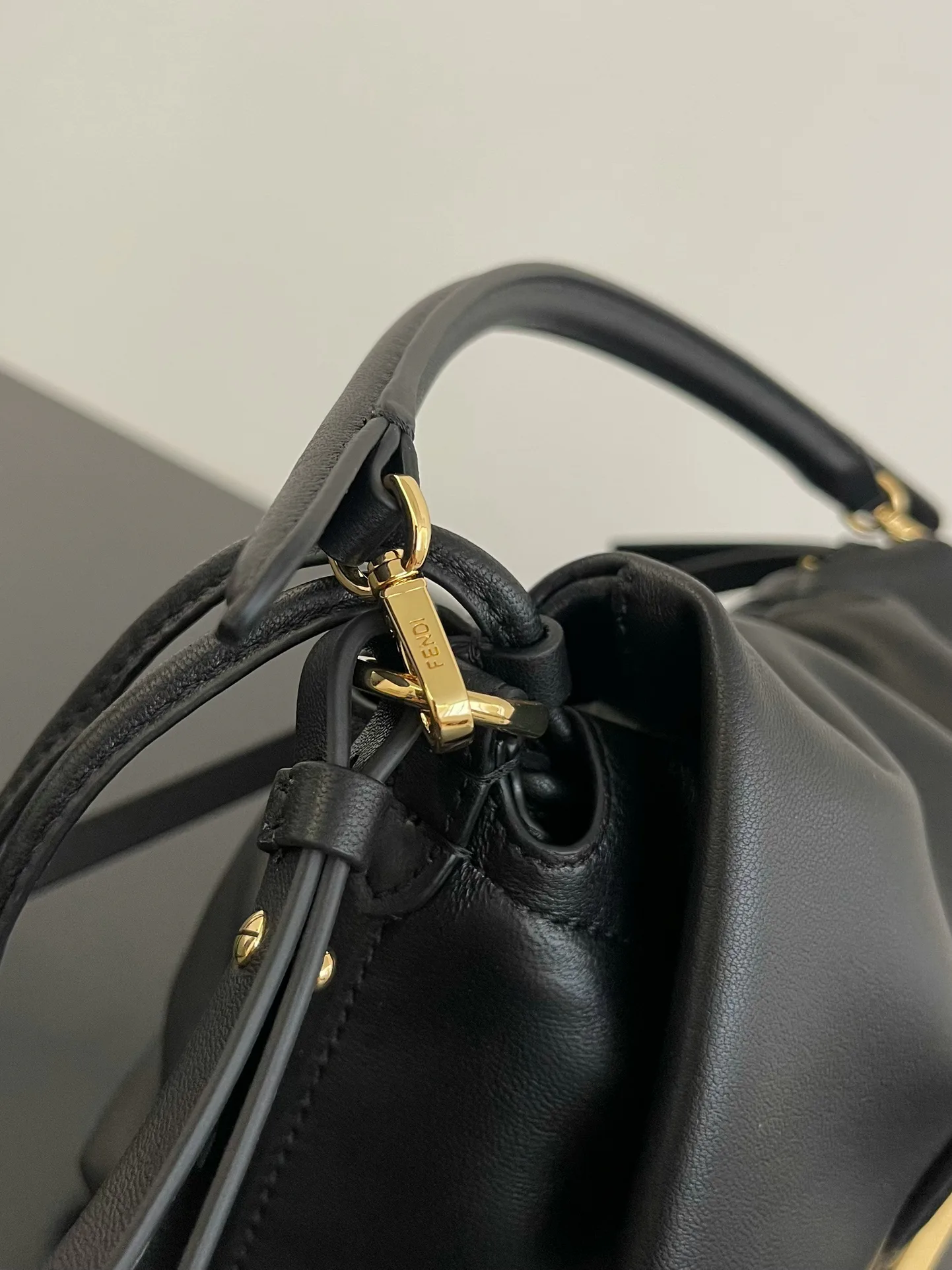 Классические Сумки Женские Fendi 13546210