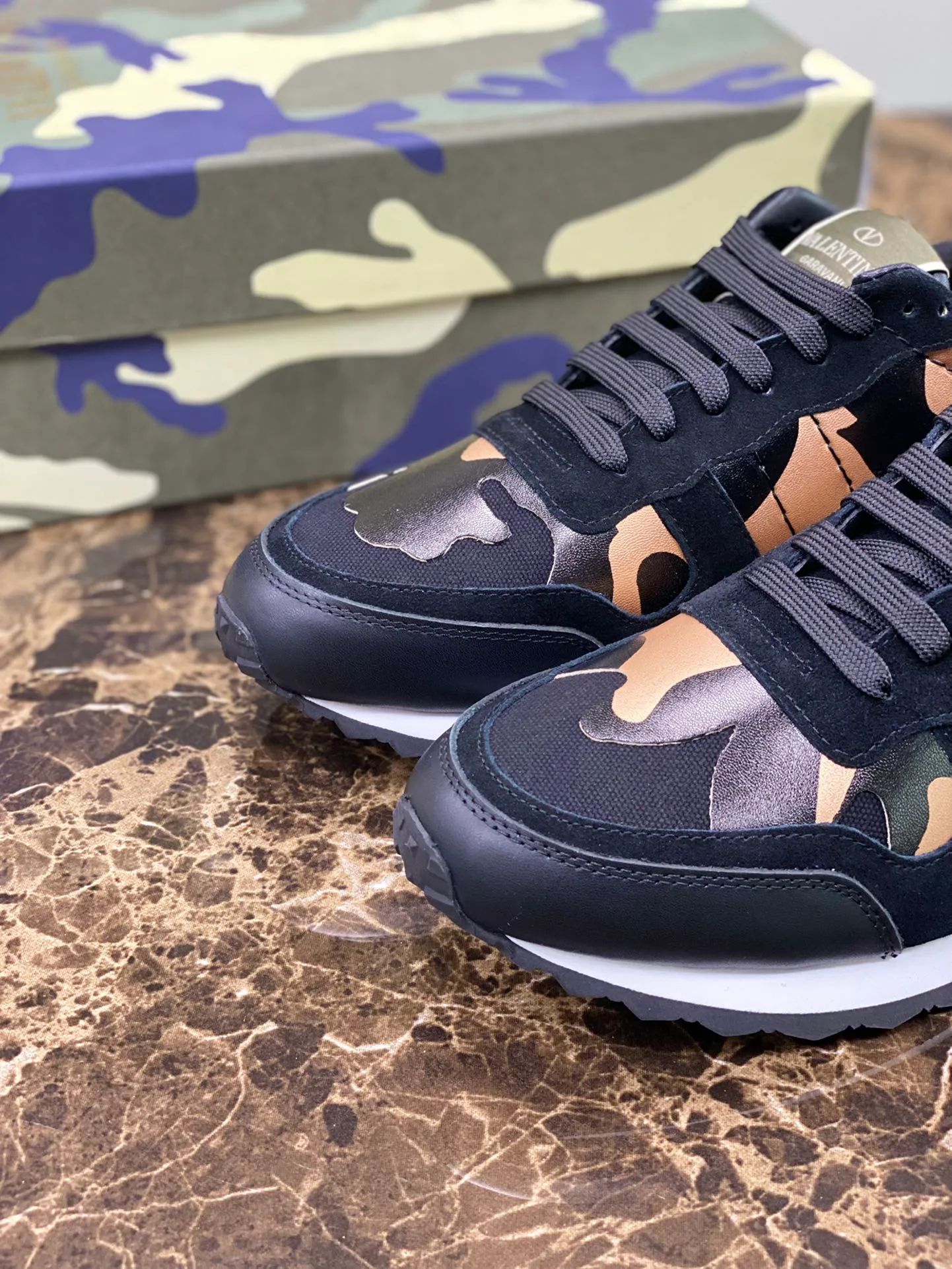 Кроссовки Женские Valentino 10736452