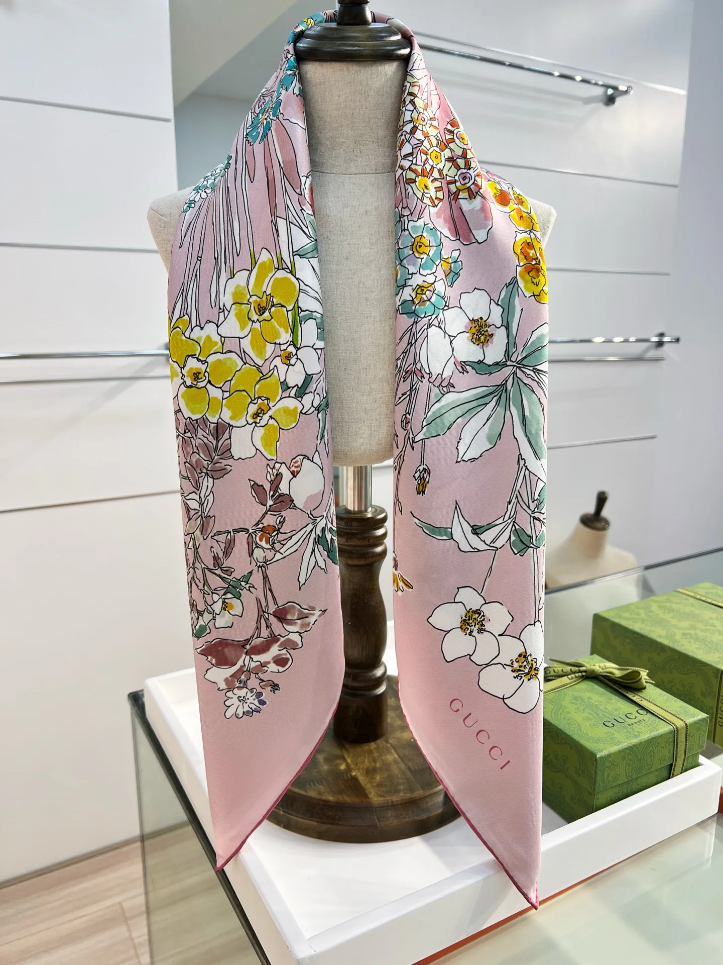 Платки Gucci 878509