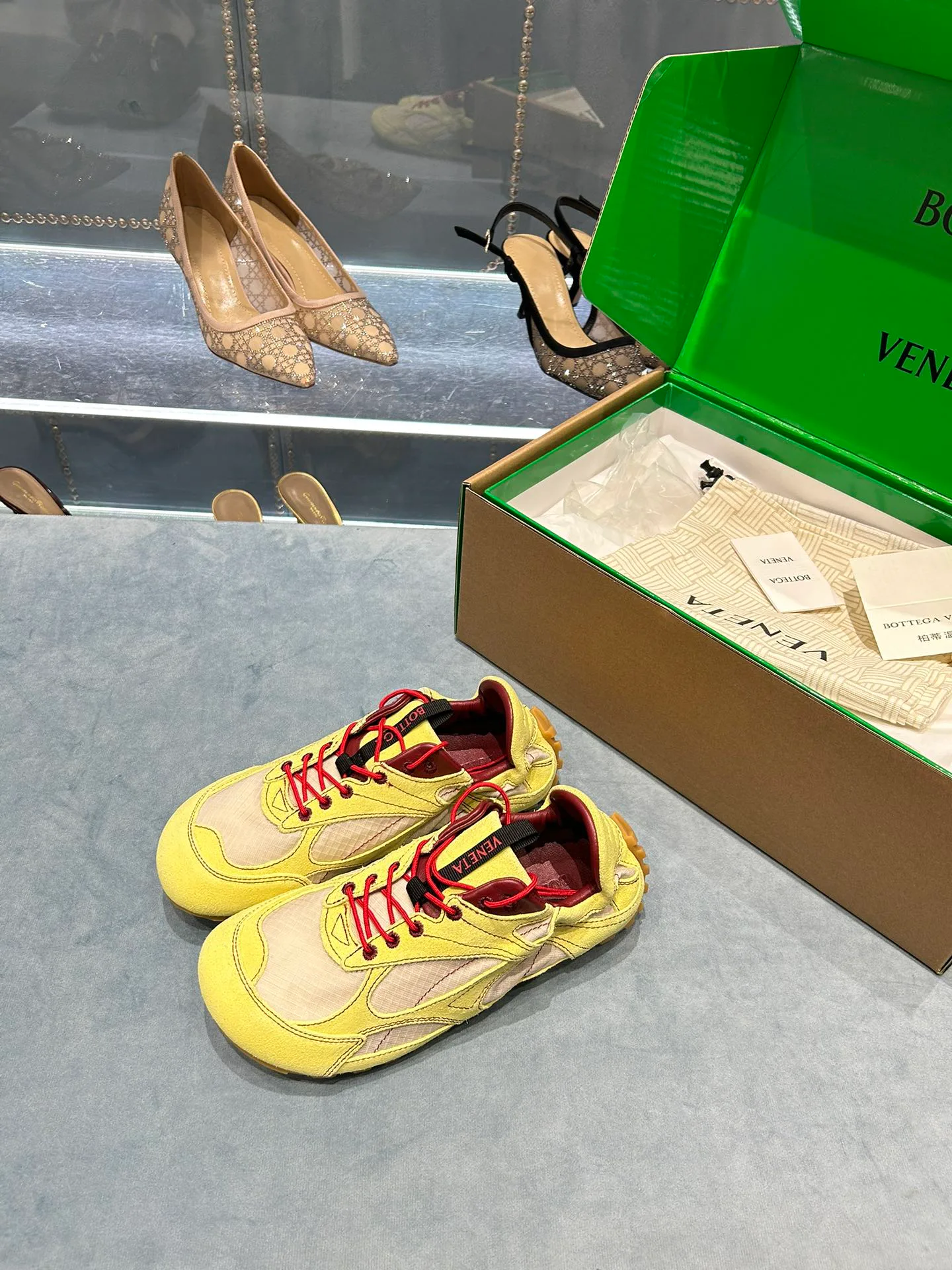 Кроссовки Женские Bottega Veneta 2383443