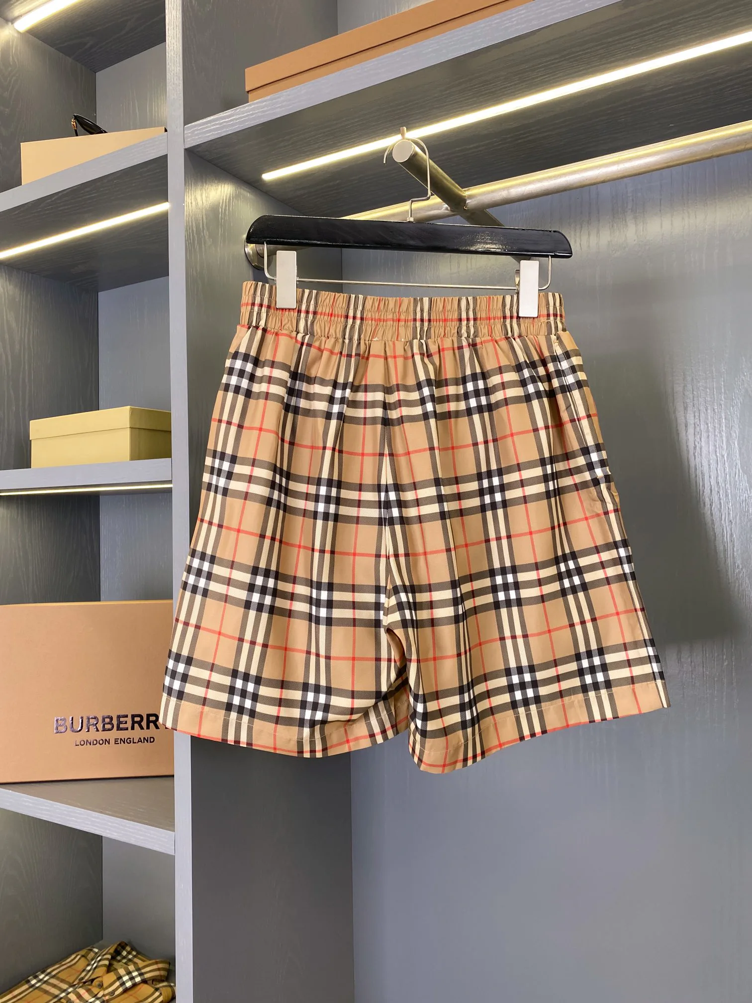 Шорты Мужские Burberry 14183355