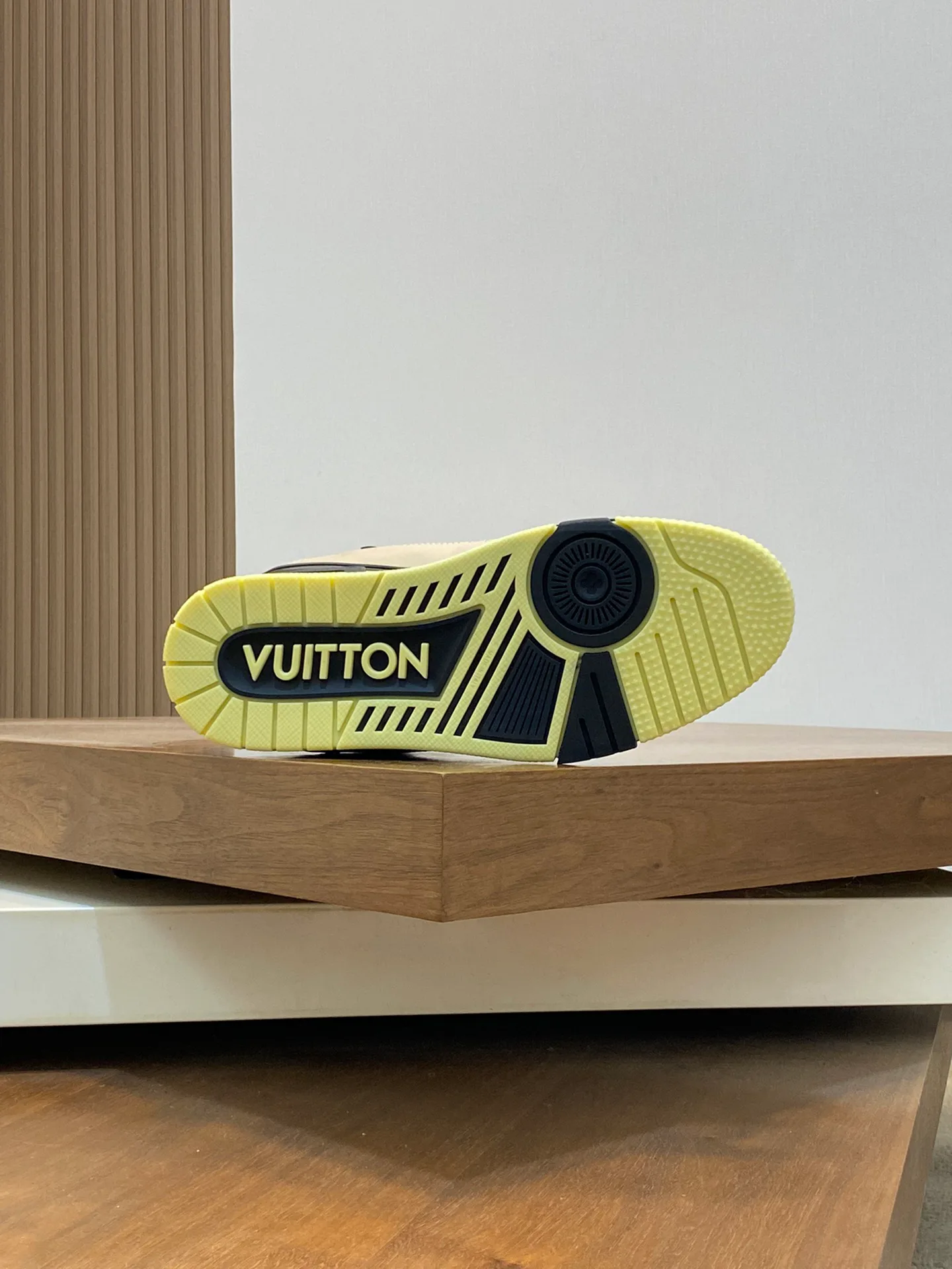 Кроссовки Мужские Louis Vuitton 1483814